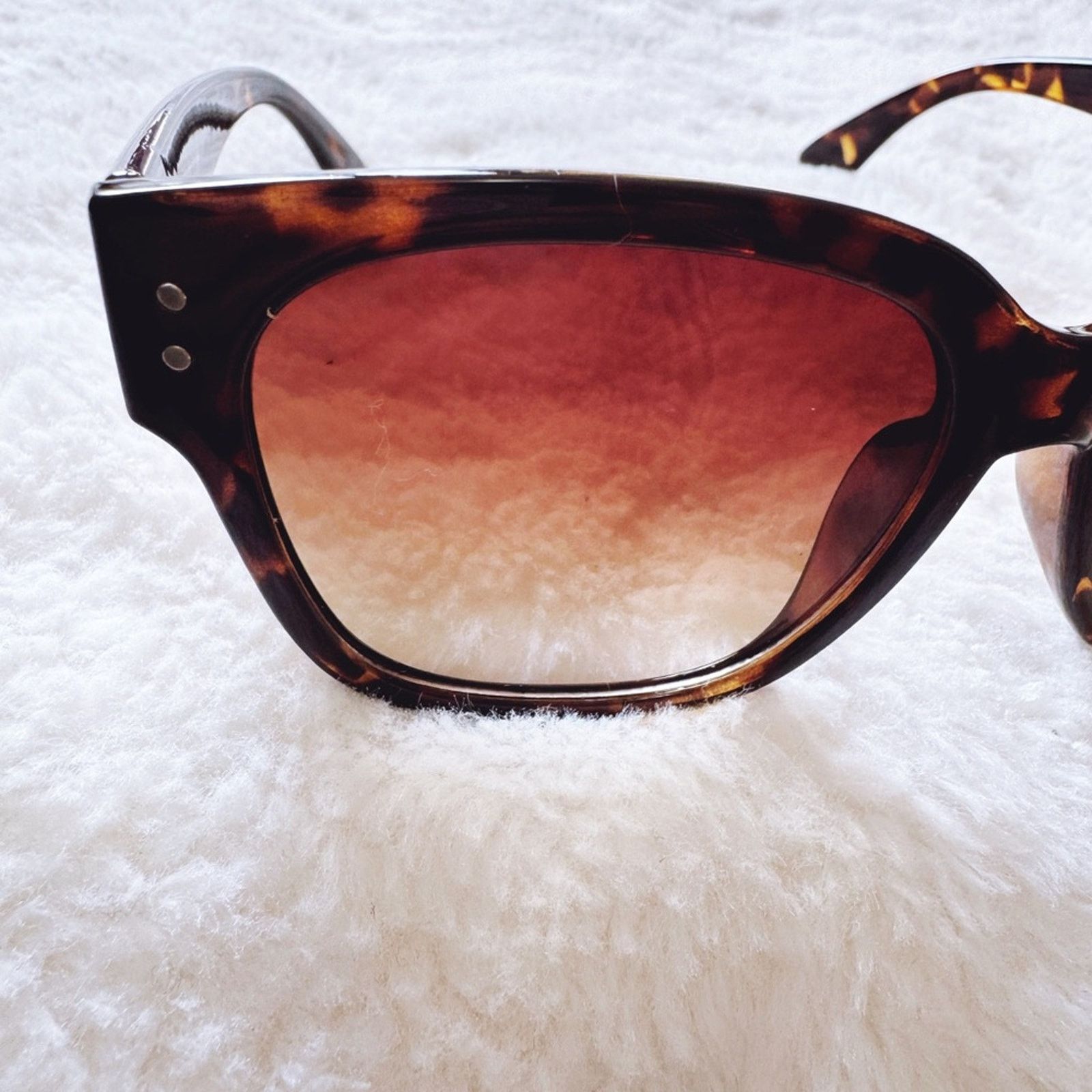 Other Julia Light Tortoise Brown Square Sunglasses Size ONE SIZE - 4 Thumbnail