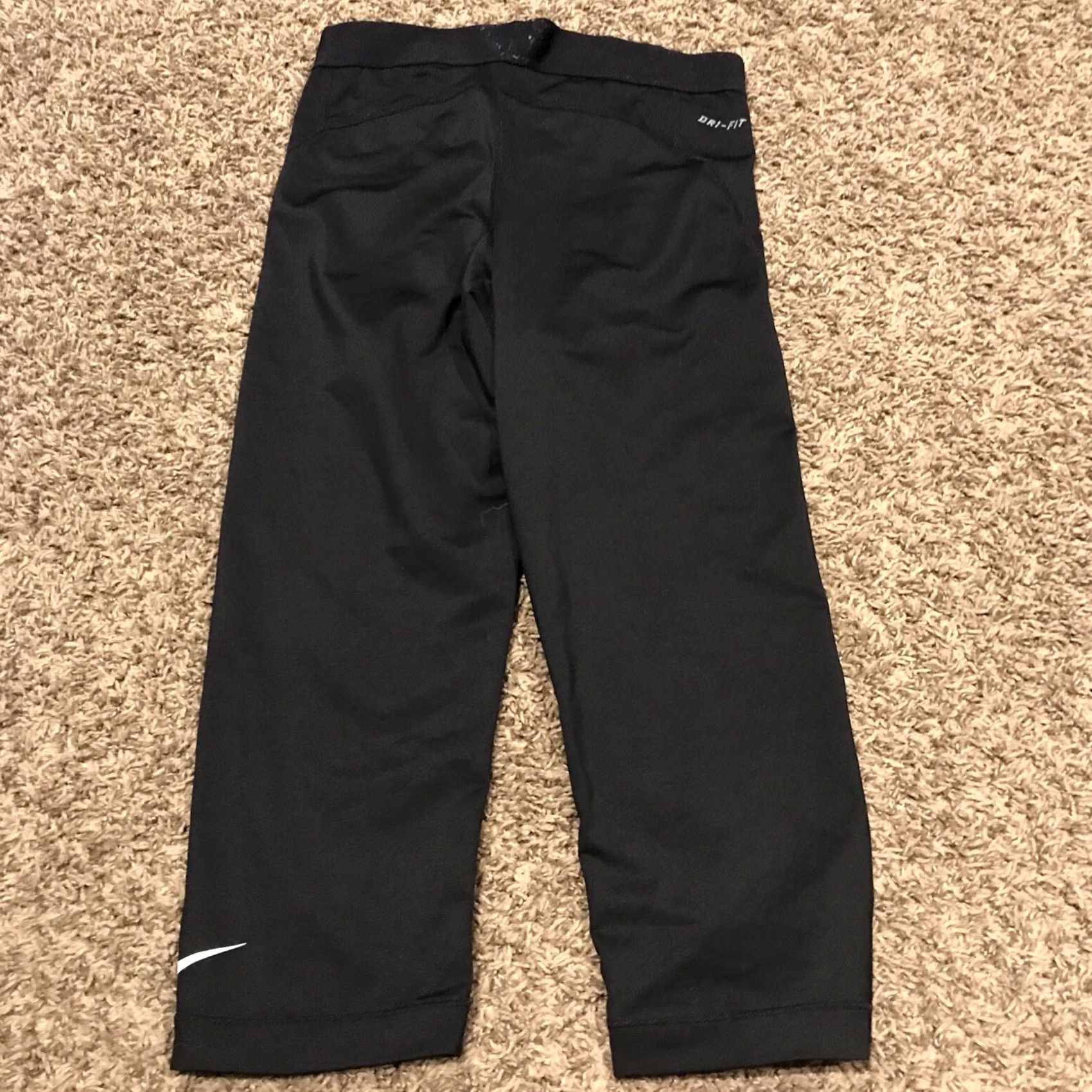 Nike Nike Pro Capri Legging Womens Small Black Active Pants Inseam 18in Yoga Running CrossFit Gym Pro Nike Pro Womens Black Capris Size 28" / US 6 / IT 42 - 3 Thumbnail