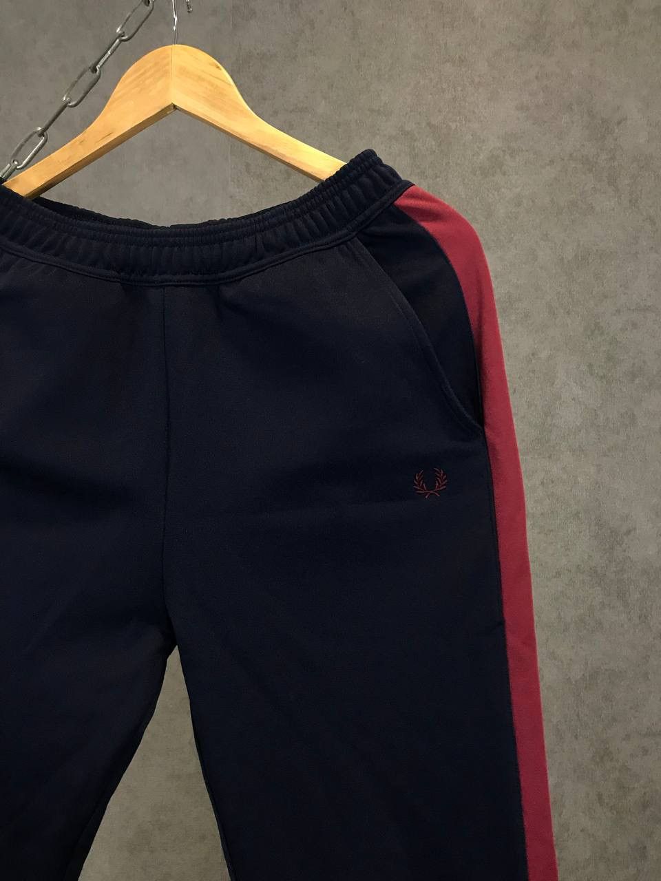 Fred Perry Fred Perry casual designer logo sweatpants Size US 30 / EU 46 - 2 Thumbnail