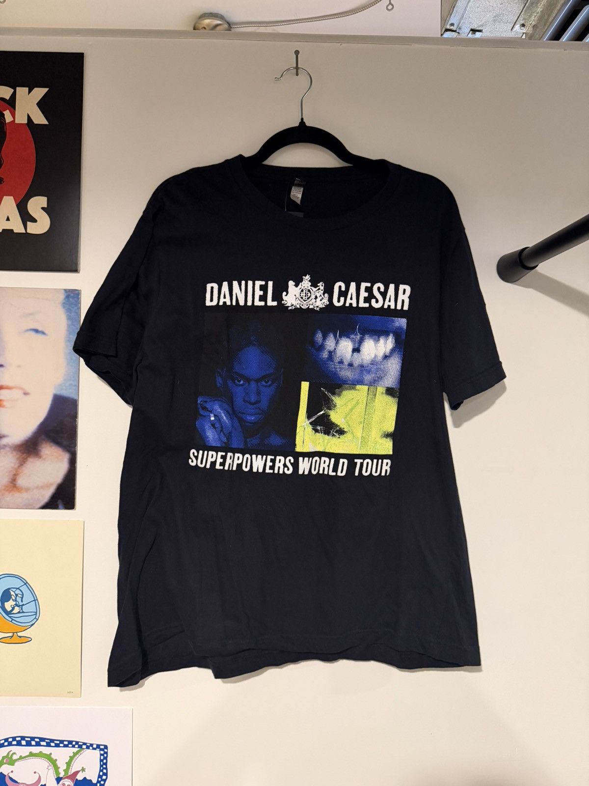Band Tees Daniel Caesar superpowers world tour band tee Size US XL / EU 56 / 4 - 1 Thumbnail