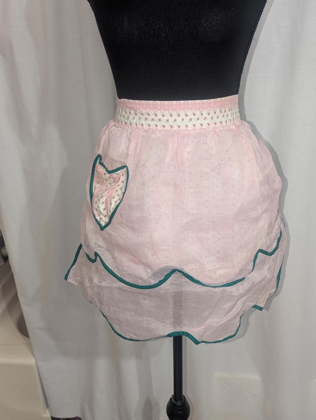 Handmade VTG 50s Sheer Heart Pink Flower Reversible Half Apron Kawaii Size ONE SIZE - 1 Thumbnail