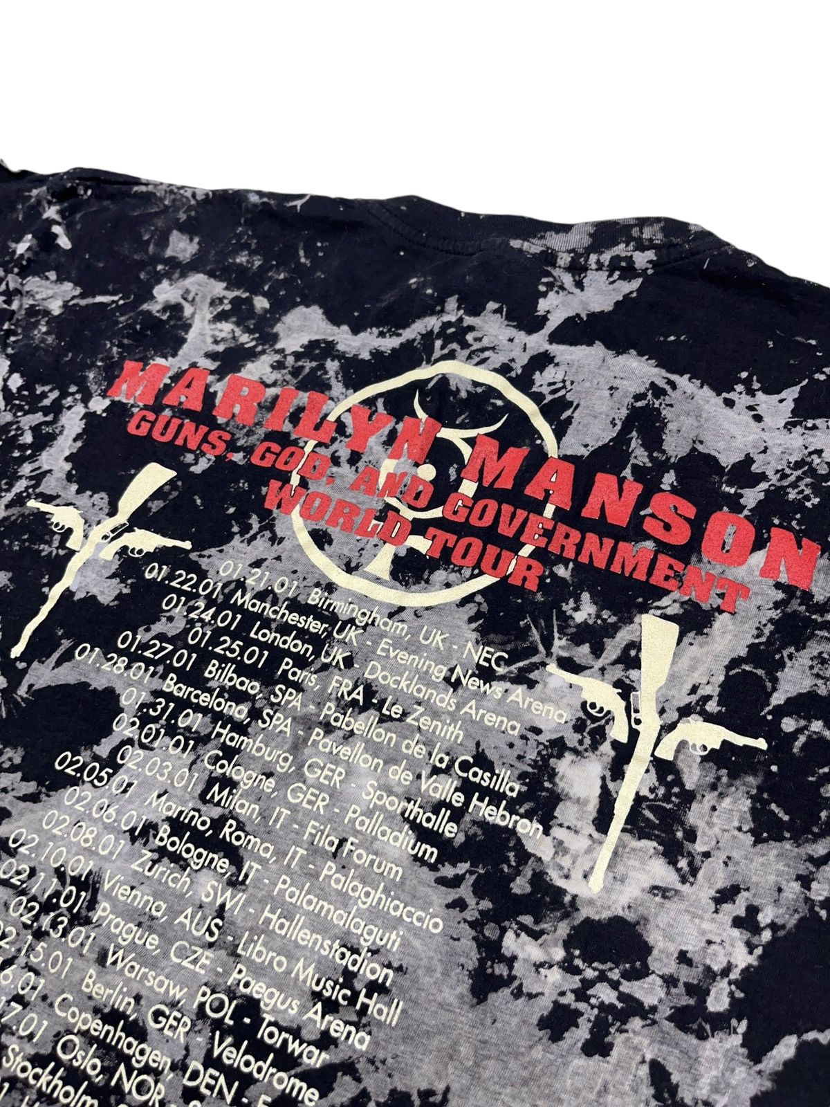 Band Tees × Marilyn Manson × Vintage Vintage 2001 Marilyn Manson Guns God and Government Tour Tee Size US XL / EU 56 / 4 - 7 Thumbnail