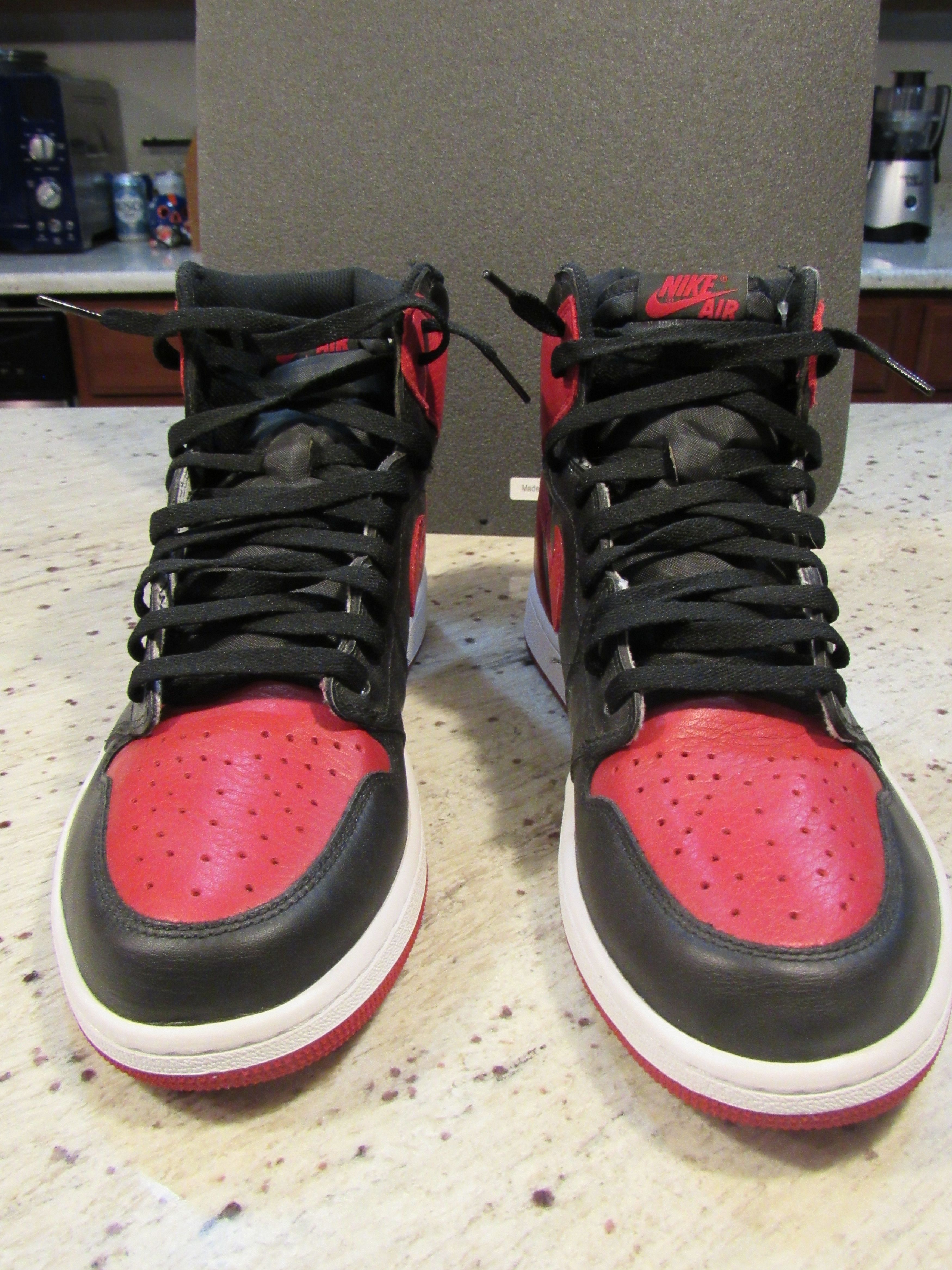 Jordan Brand × Nike Air Jordan 1 'Banned' 2016 Size US 12.5 / EU 45-46 - 5 Thumbnail