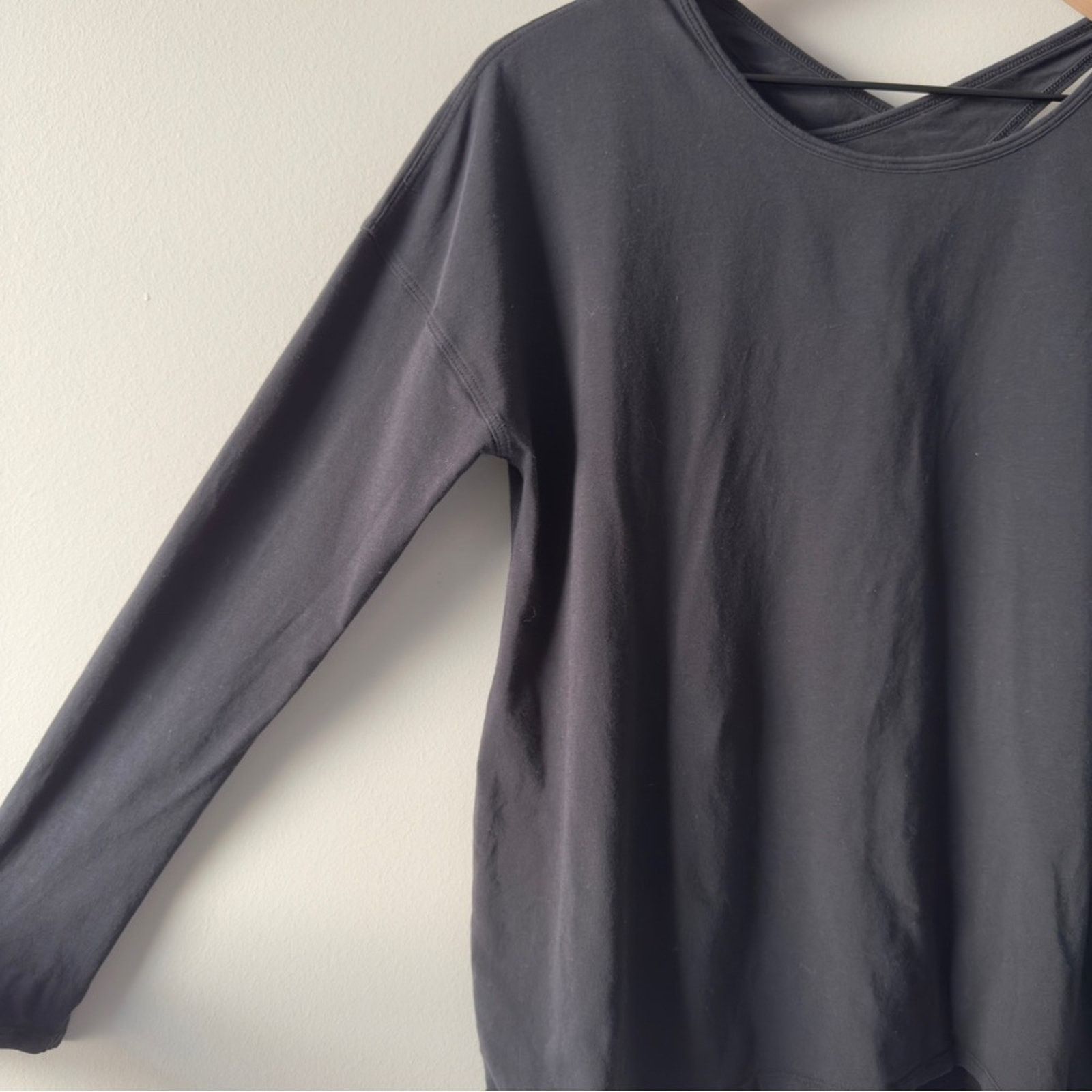 Lululemon Lululemon Back Into It Long Sleeve in Black Top Crossover Size M / US 6-8 / IT 42-44 - 9 Thumbnail