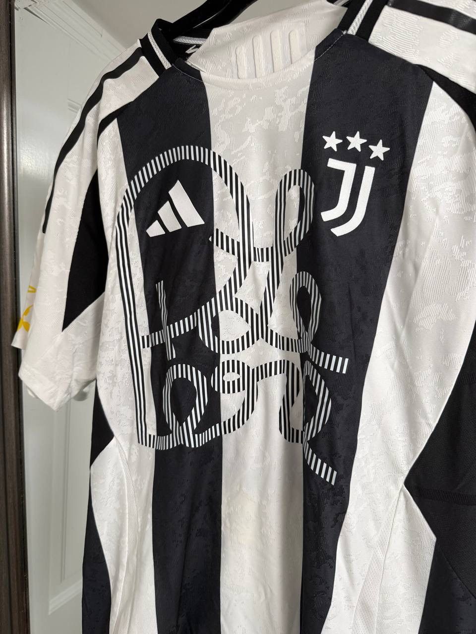 Le Pere LIMITED EDITION - JUVENTUS X LE PÈRE HOME JERSEY m size mens Size US M / EU 48-50 / 2 - 3 Thumbnail
