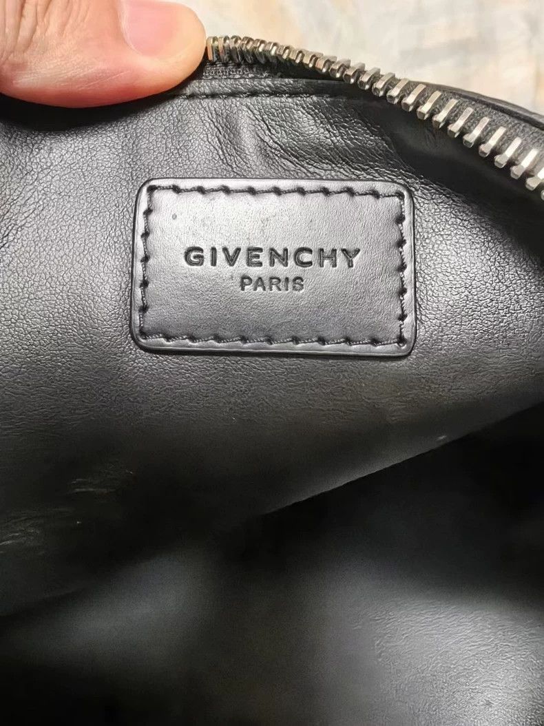 Givenchy Givenchy Dog head bag Size ONE SIZE - 2 Thumbnail