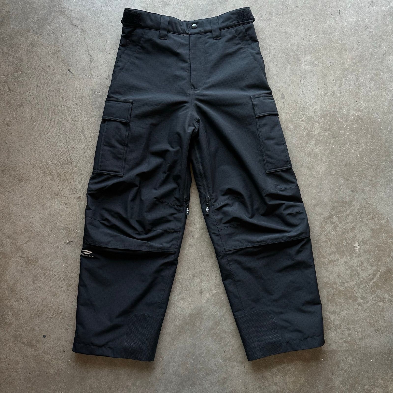 Balenciaga Balenciaga Skiwear 3B Sport Logo Cargo Pants Size US 32 / EU 48 - 1 Thumbnail
