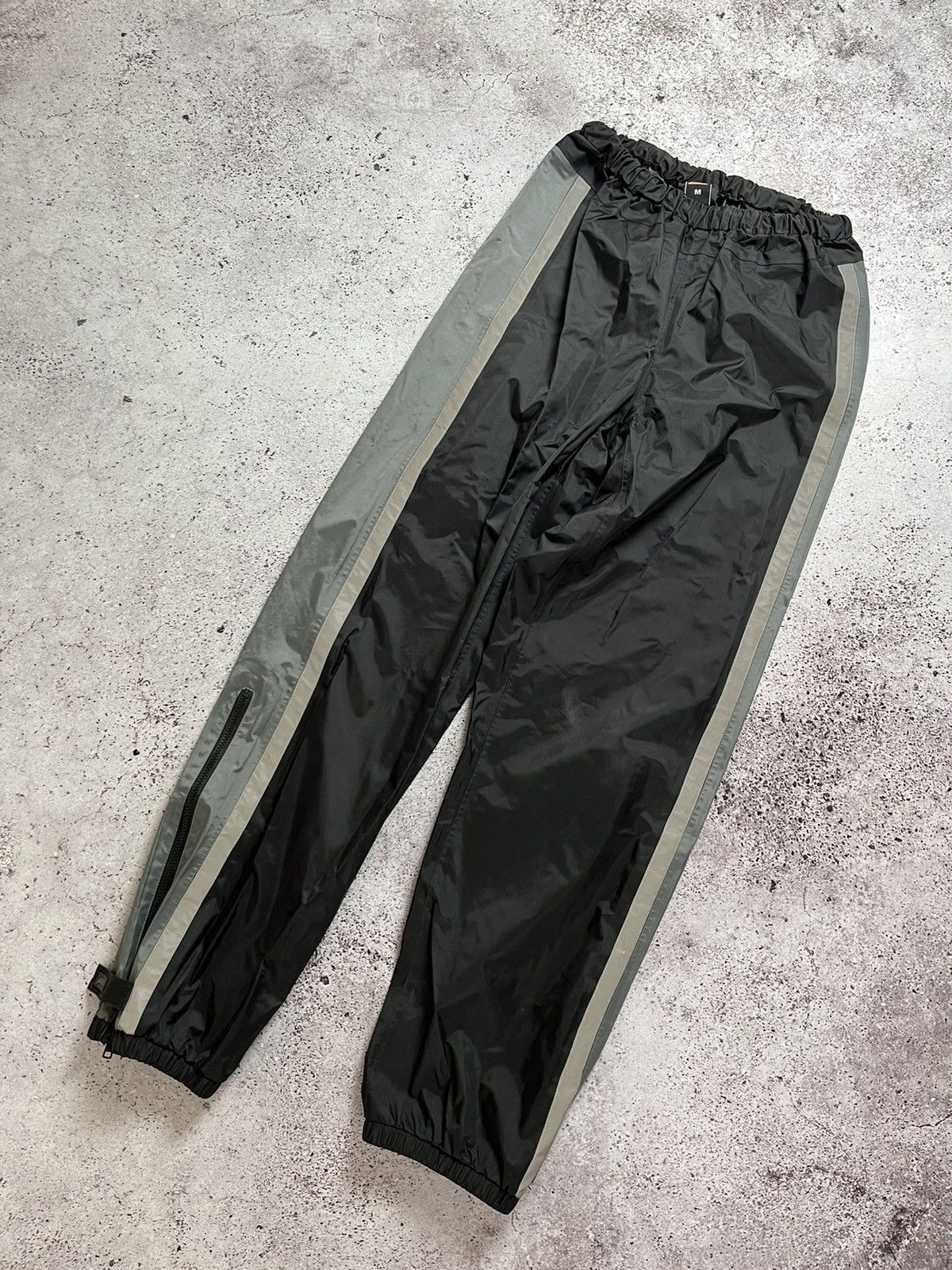 Vintage 🏍️Vintage Polo MotoSuit Formula 1 Malboro Reflective Full-Zip Size US M / EU 48-50 / 2 - 7 Thumbnail