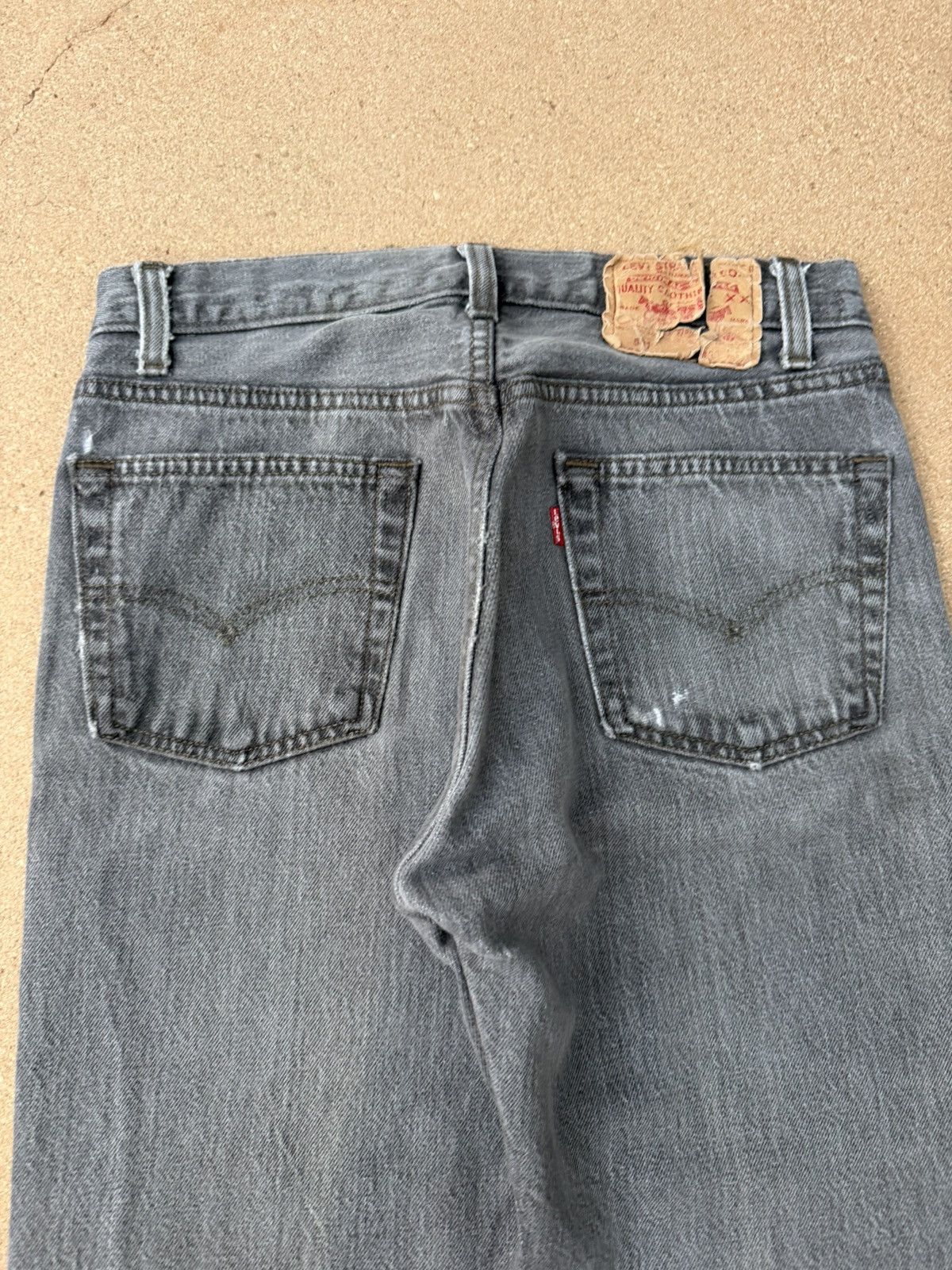 Levi's Vintage 90s Levi’s 501xx Buttonfly l Faded Black Jeans 28x29 Size US 28 / EU 44 - 7 Thumbnail