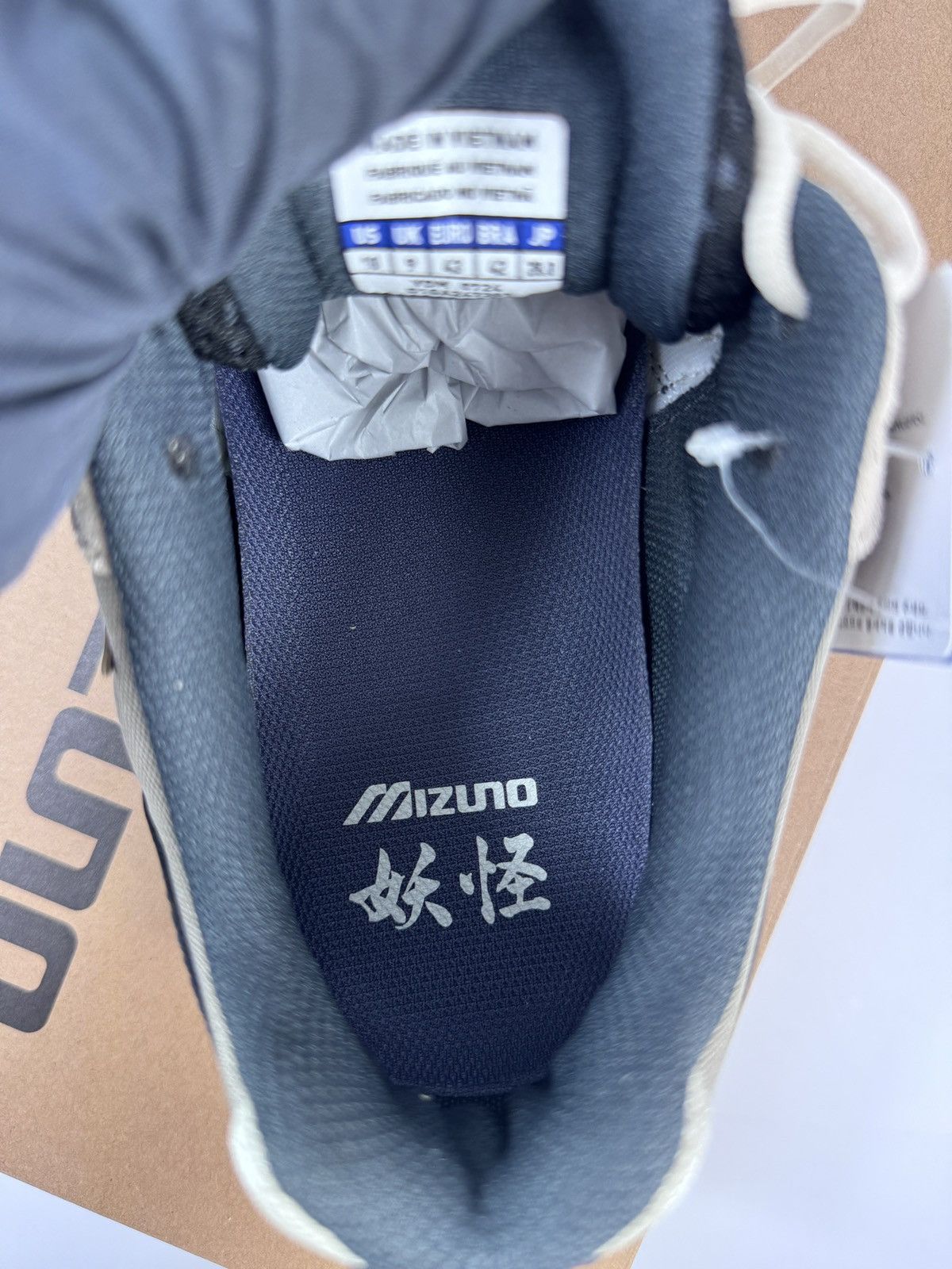 Mizuno WAVERIDER 10 SNEAKERS Size US 10 / EU 43 - 10 Thumbnail