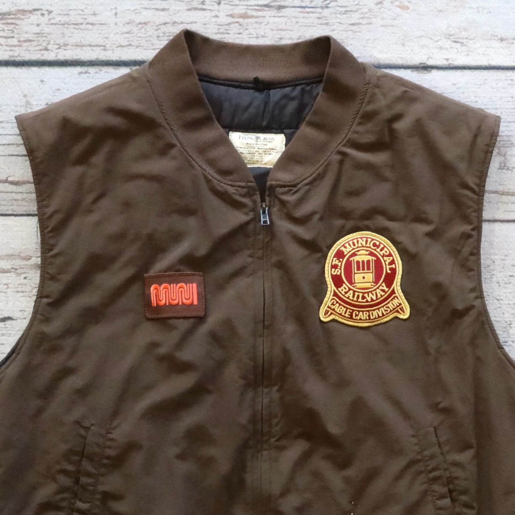 Vintage VINTAGE Flying Cross San Francisco Muni Work Vest Mens XXXL Quilted Brown Nylon Vest Size US XXL / EU 58 / 5 - 2 Thumbnail