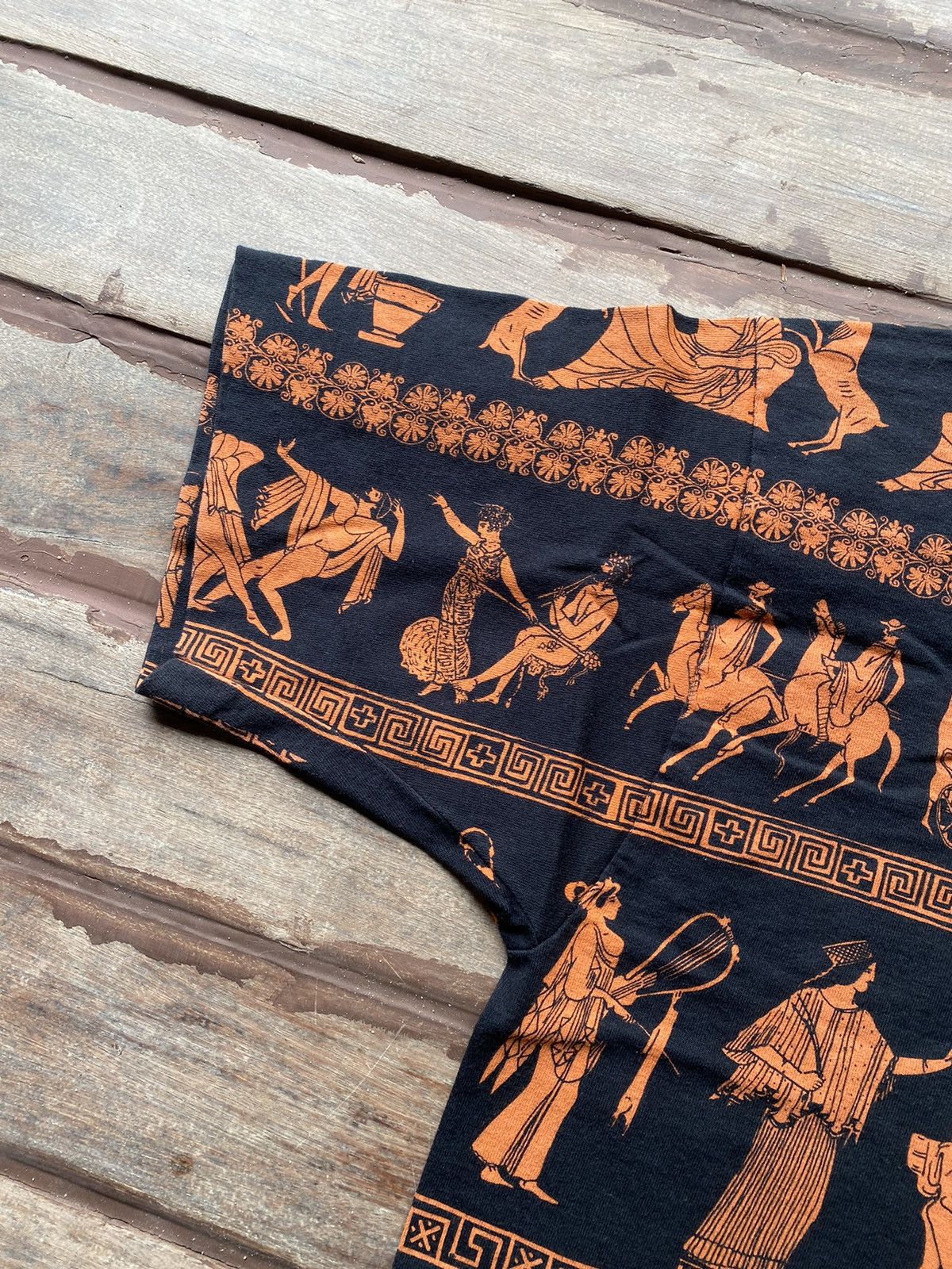 Vintage Vintage 1990s Egyptian Hieroglyphics T Shirts Size US XL / EU 56 / 4 - 2 Thumbnail