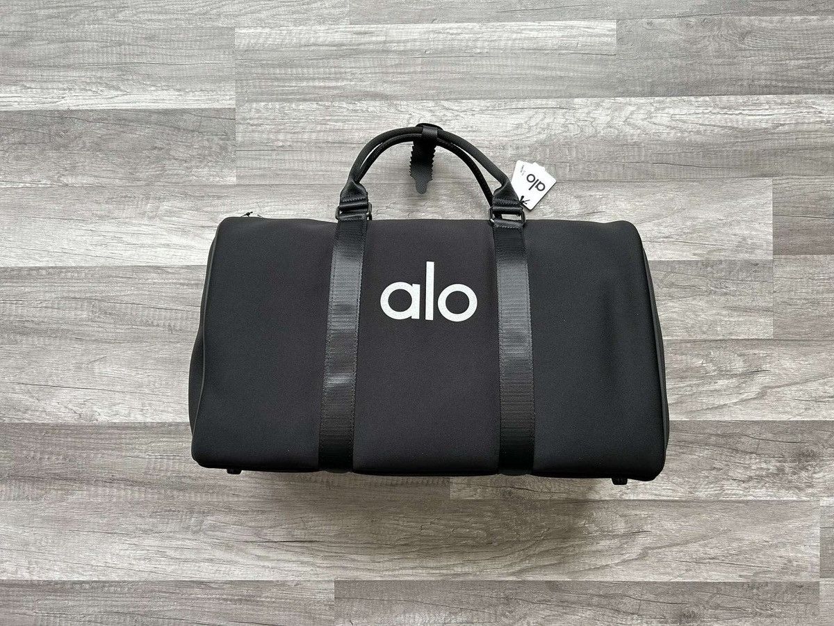 Alo Yoga Alo Yoga Traverse Duffle Bag Black New With Tags | Grailed