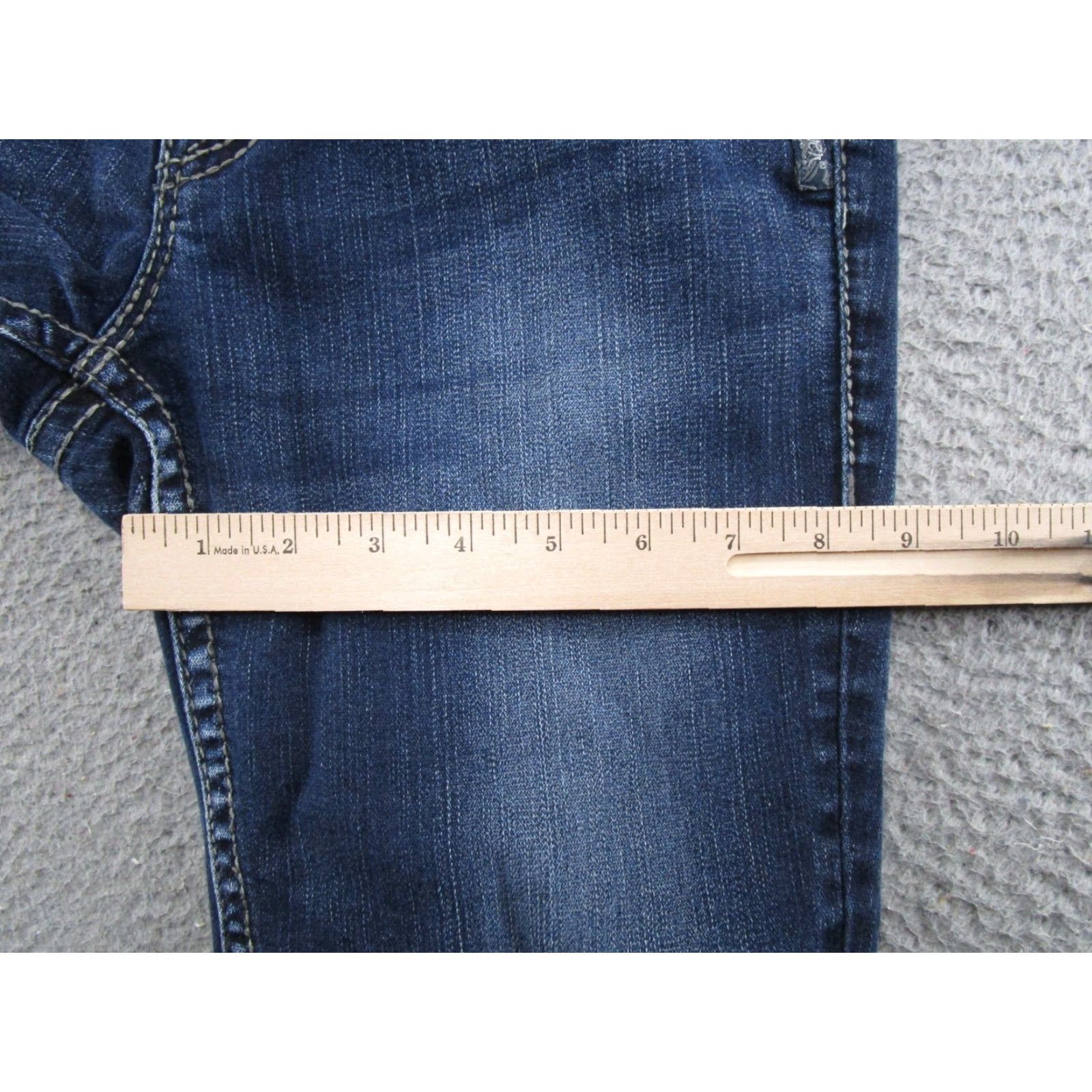 Silver Jeans Co. VINTAGE Silver Jeans Co Aiko Kick Capri Jeans Size 27 Dark Blue Selvedge Denim Women 5-Pocket Style Capri Regular Cotton Blend Denim"} Size 27" / US 4 / IT 40 - 7 Thumbnail