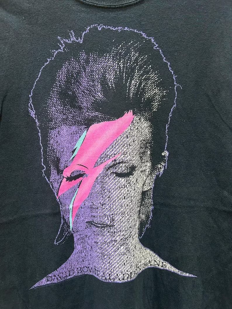 Vintage Vintage 2000s David Bowie tshirt size M Size US M / EU 48-50 / 2 - 3 Thumbnail