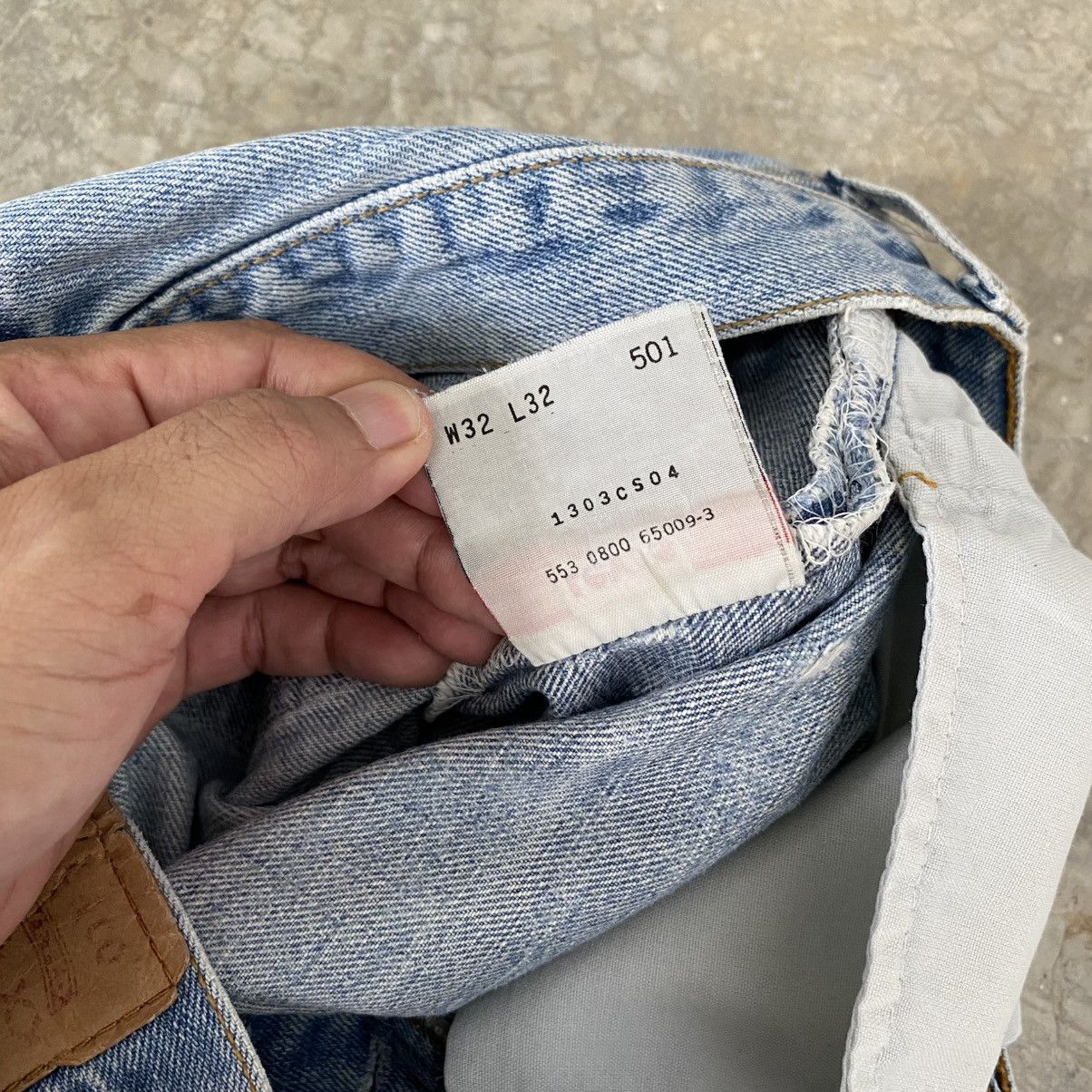 Levi's Vintage Late 90’s Levis 501 Faded Light Blue Jeans Size US 31 - 19 Thumbnail