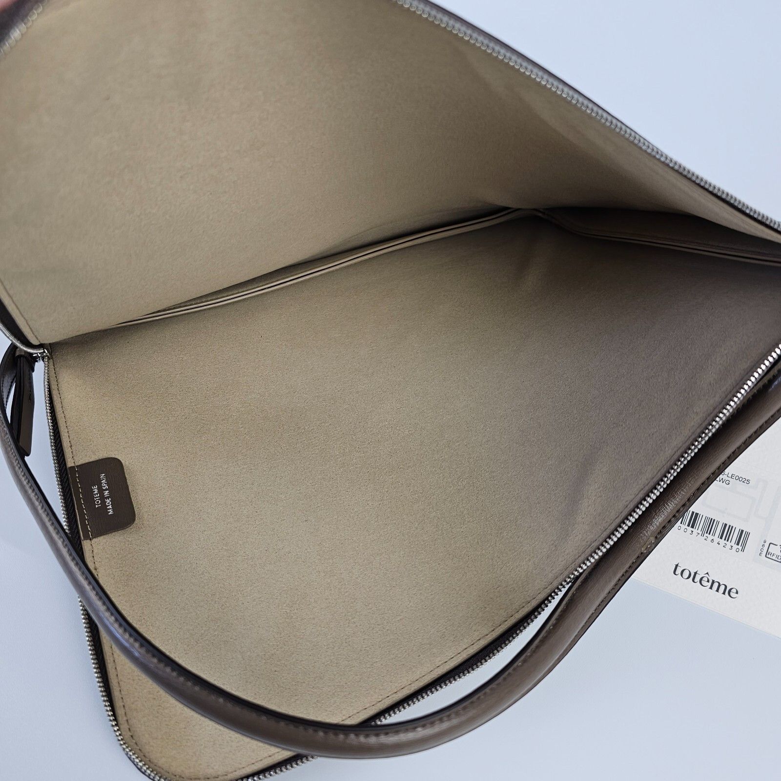 Toteme TOTEME $590 Ash Slim Tote Bag New And Authentic Size ONE SIZE - 7 Thumbnail
