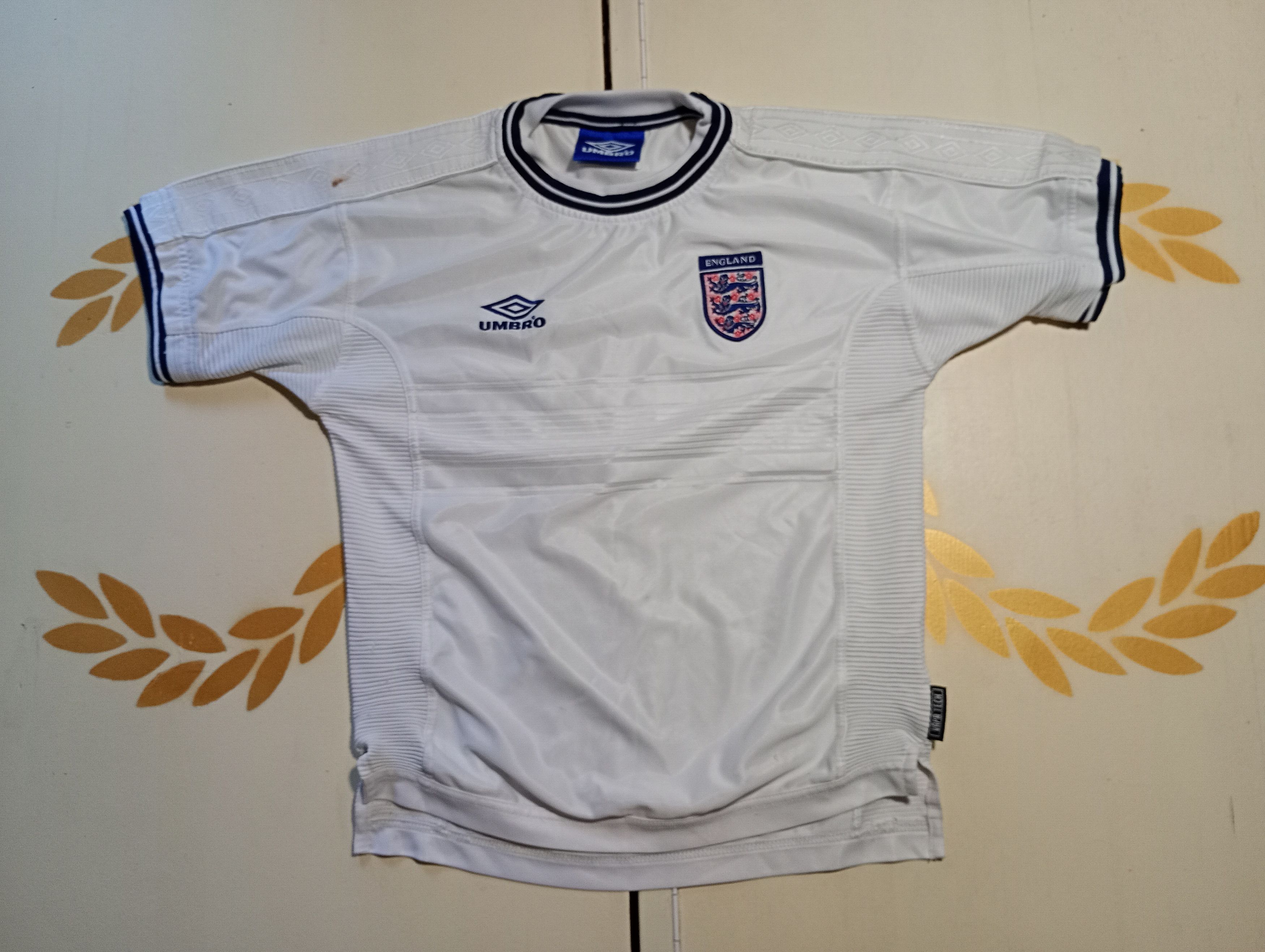 Umbro Umbro England Home Jersey 1999-2001 size LB (152-158 cm) Size US XS / EU 42 / 0 - 1 Thumbnail