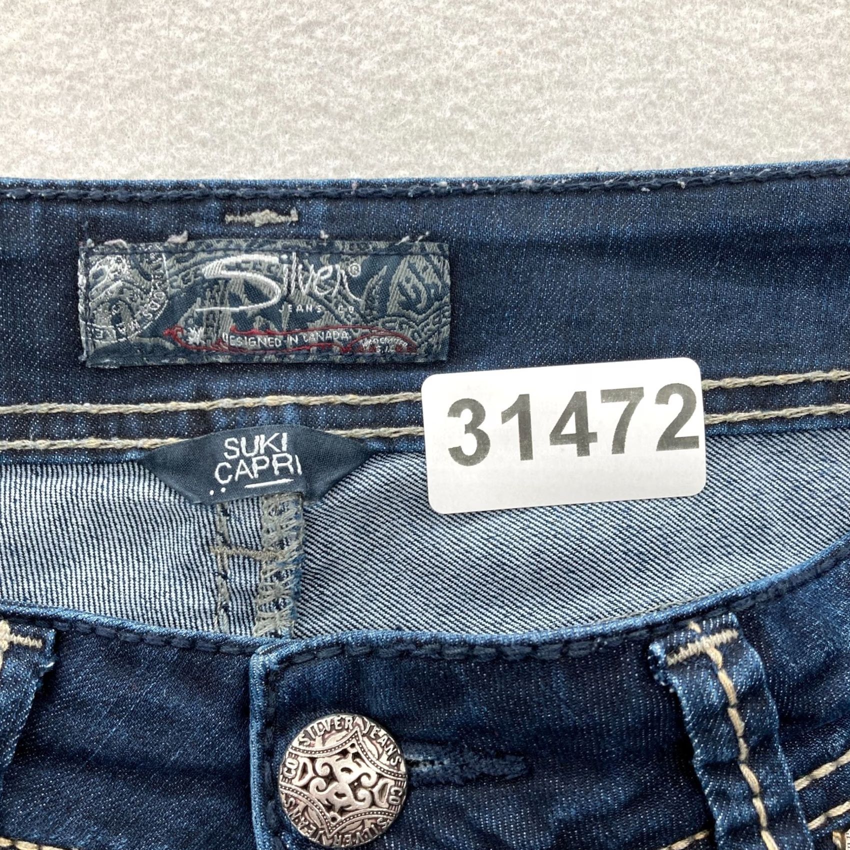 Silver Jeans Co. Silver Jeans Suki Capri Women's 29 Dark Wash Blue Stretch Denim Slim Leg Cropped Capri Jeans Junior? No, not junior. Size 29" - 6 Thumbnail