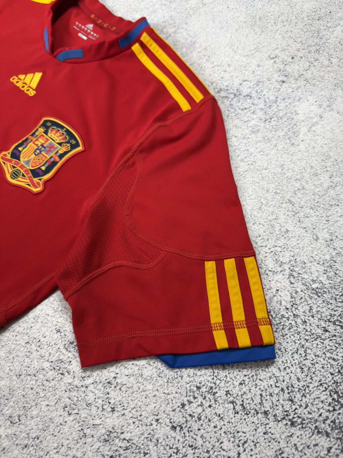 Adidas ADIDAS SPAIN 2009/2010 HOME SHIRT FOOTBALL SOCCER JERSEY 🇪🇸 Size US M / EU 48-50 / 2 - 7 Thumbnail