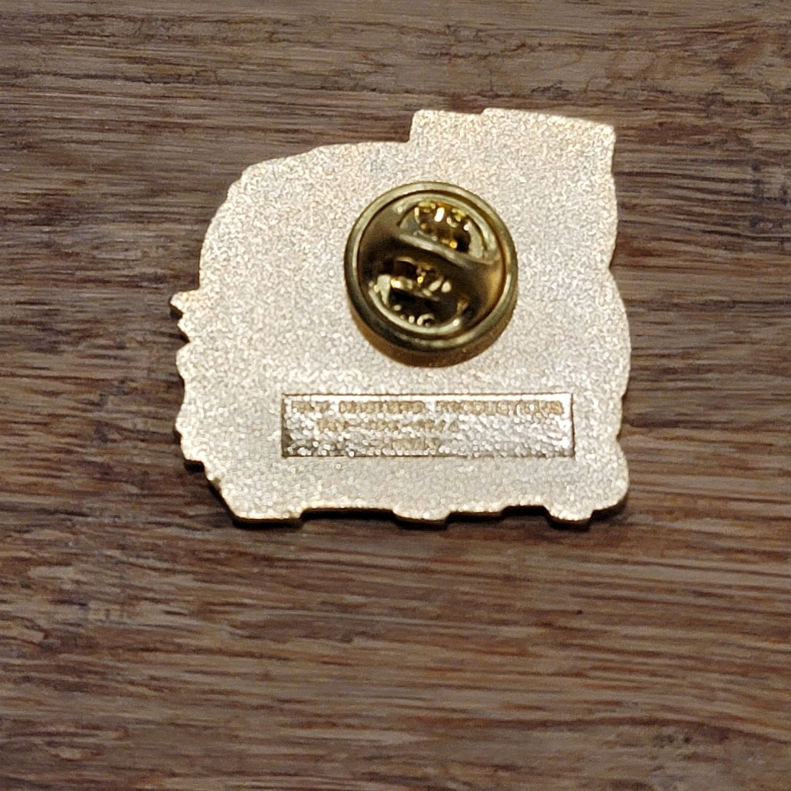 The Unbranded Brand Vtg 1997 Cleveland Grand Prix Lapel Pin Racecar Size ONE SIZE - 2 Thumbnail