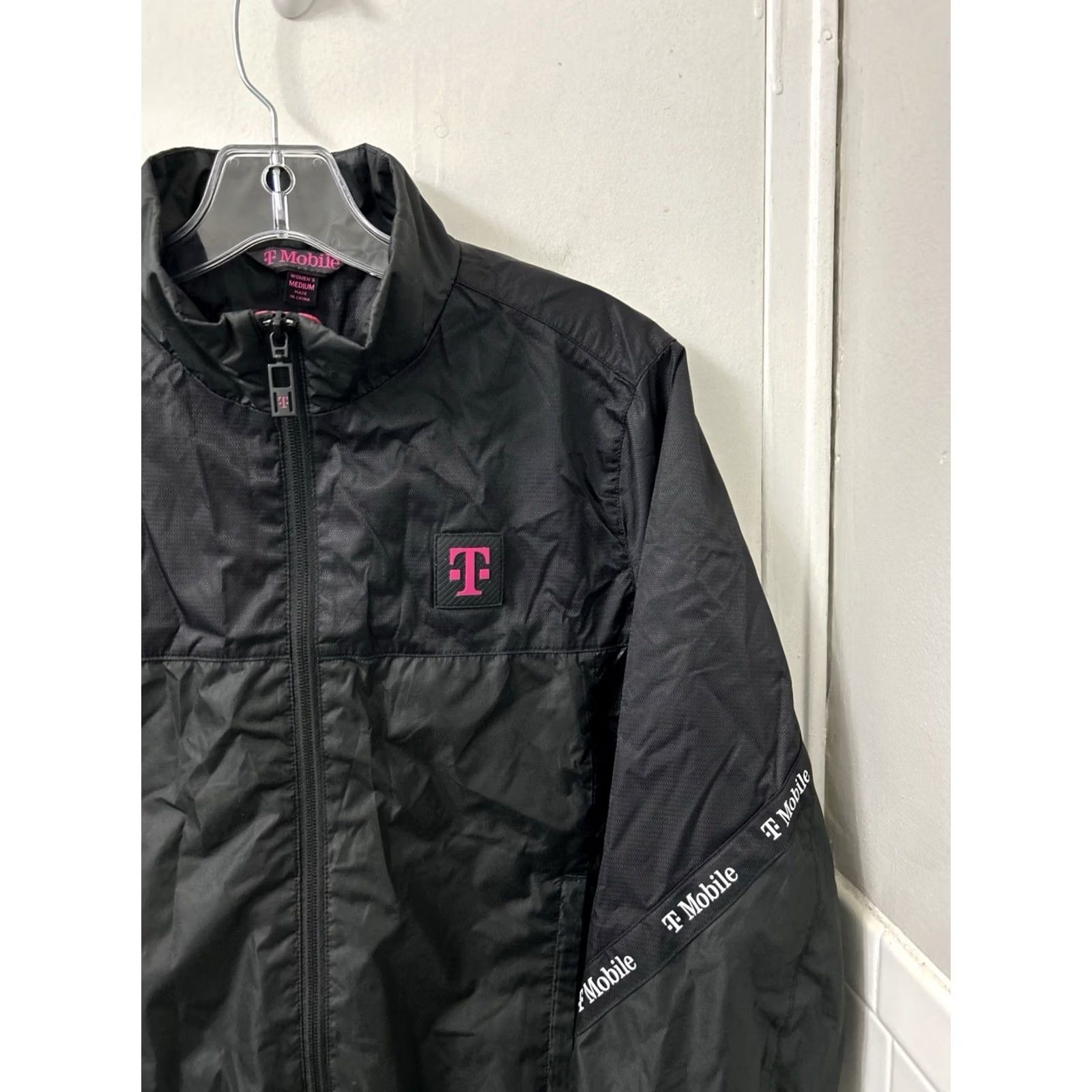 Vintage T-Mobile Employee Jacket Womens Medium Black Magenta Full Zip Workwear Jacket Size M / US 6-8 / IT 42-44 - 4 Thumbnail