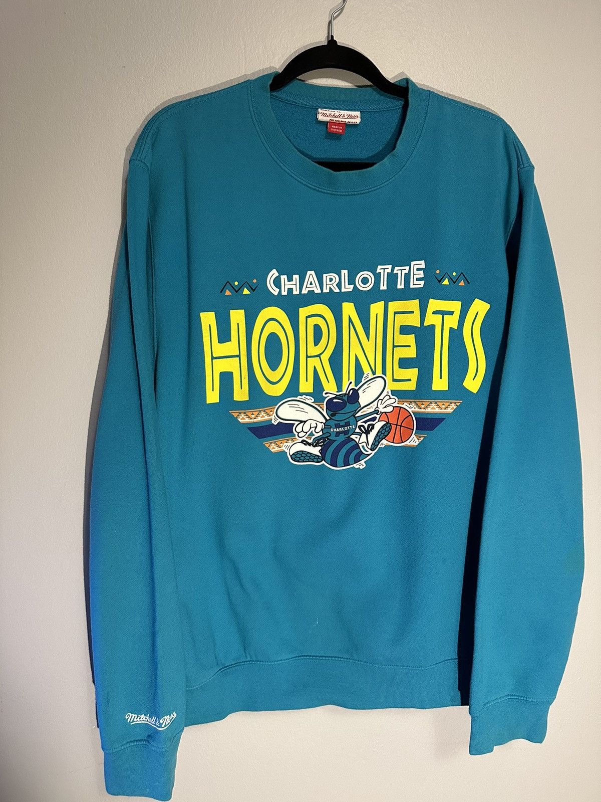 Mitchell & Ness Michell & Ness Charlotte Hornets NBA Crewneck Sweatshirt Size US L / EU 52-54 / 3 - 1 Thumbnail