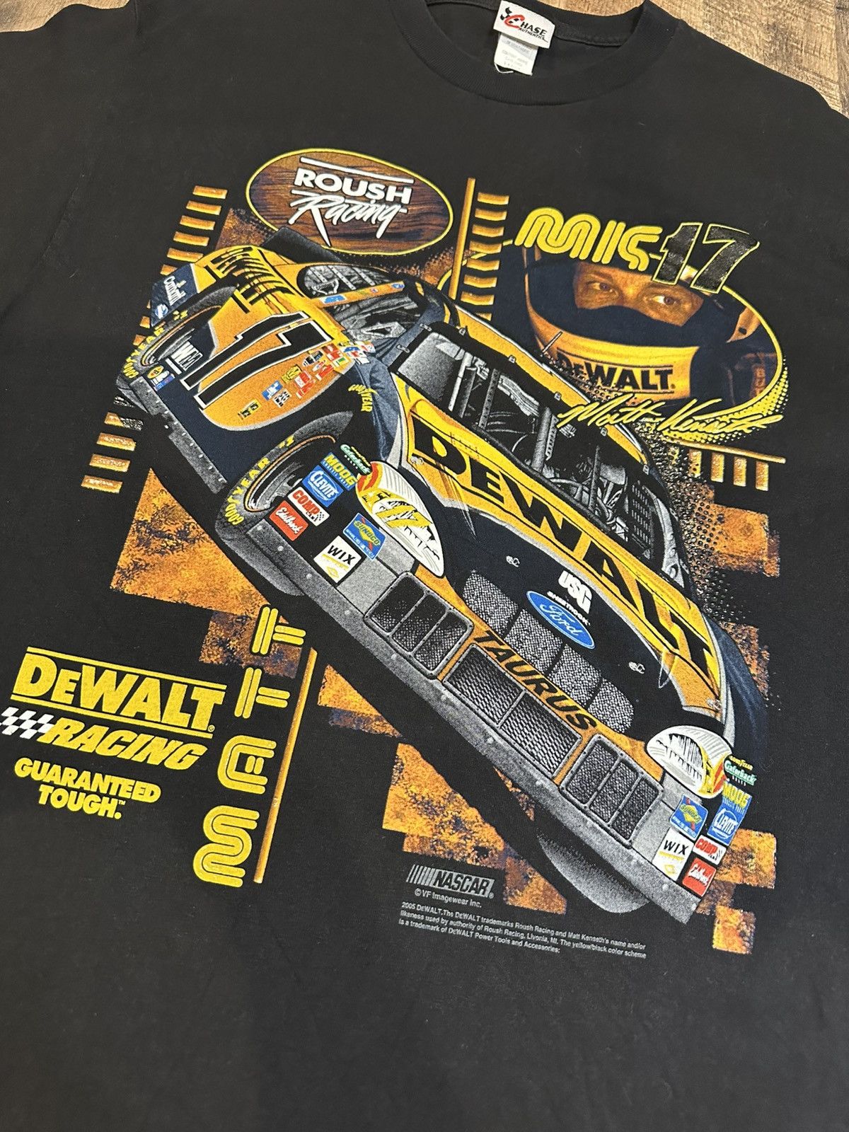 NASCAR Vintage 2005 Y2K DeWalt Racing Matt 17 Big Print Tee Shirt Size US L / EU 52-54 / 3 - 2 Thumbnail