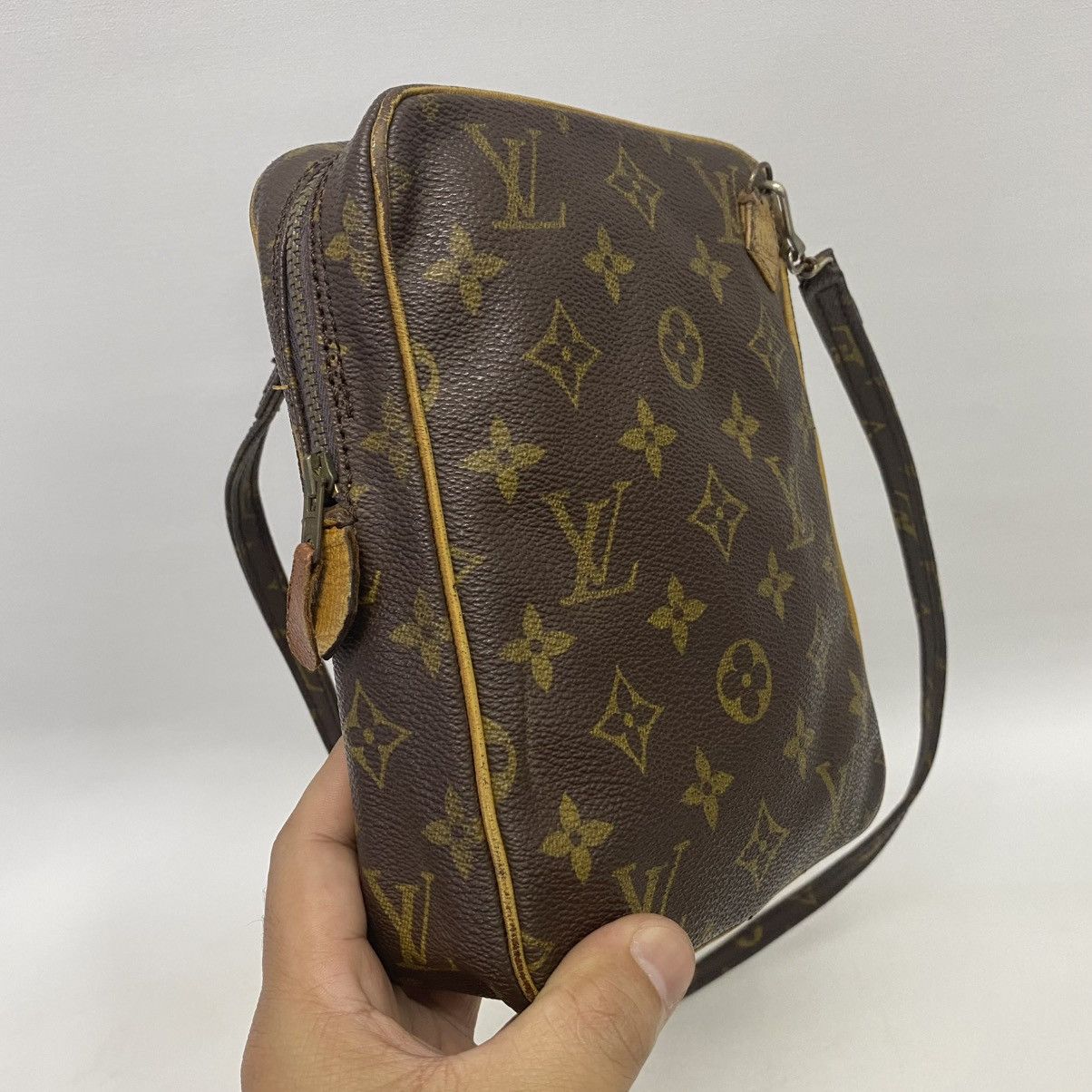Vintage ‼️YES‼️AUTH. VINTAGE LOUIS VUITTON MINI DANUBE SHOULDER BAG Size ONE SIZE - 4 Thumbnail