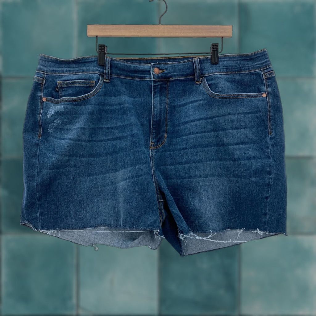 Denime Judy Blue Shorts Women's 24W Slit Cut-Off Denim Distressed Stretch Blue Relaxed Fit 5-Pocket Casual/Workwear Size 42" / US 20 - 1 Thumbnail