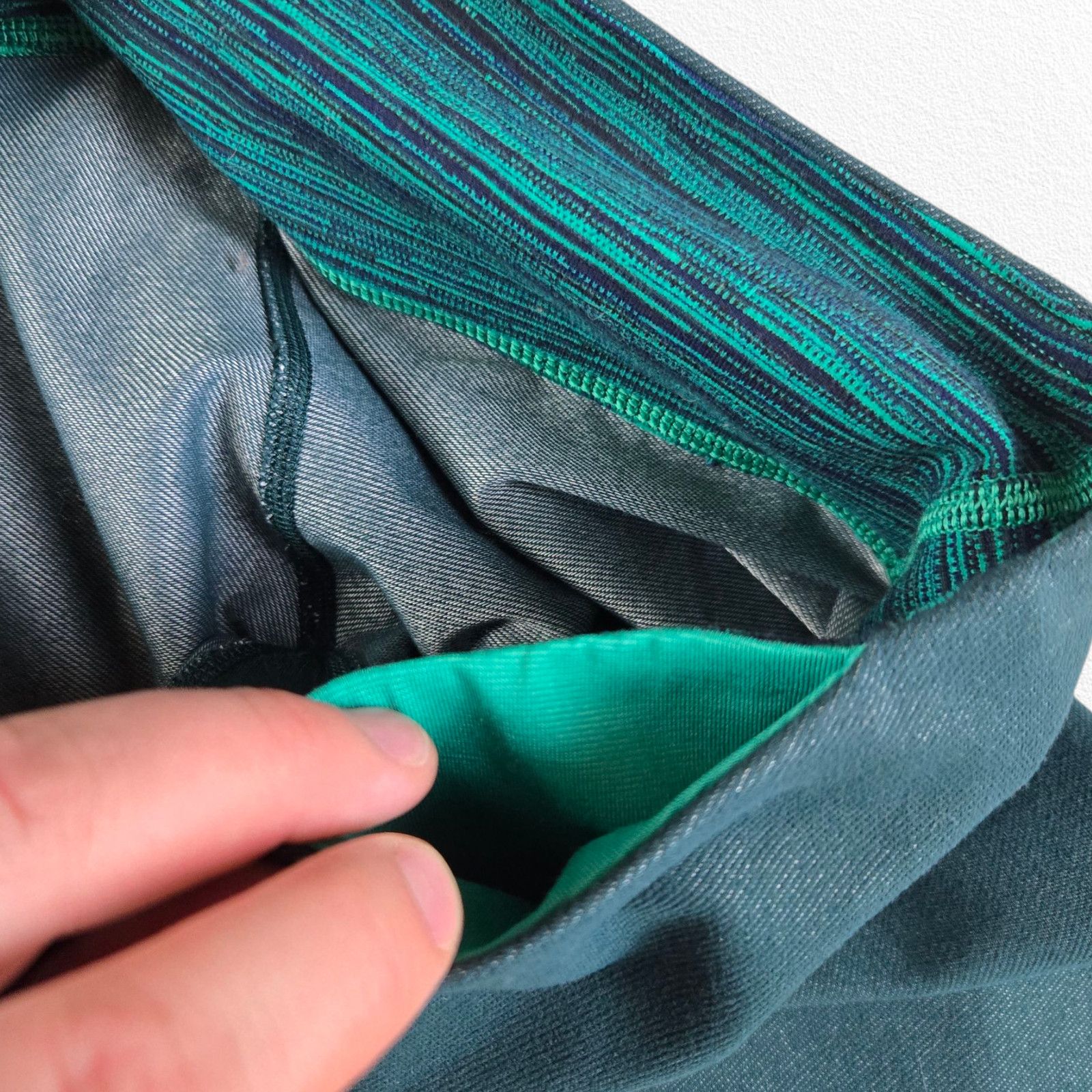 Lululemon Lululemon Blue Green Wunder Under Crop Leggings Size 6 Size 28" / US 6 / IT 42 - 4 Thumbnail