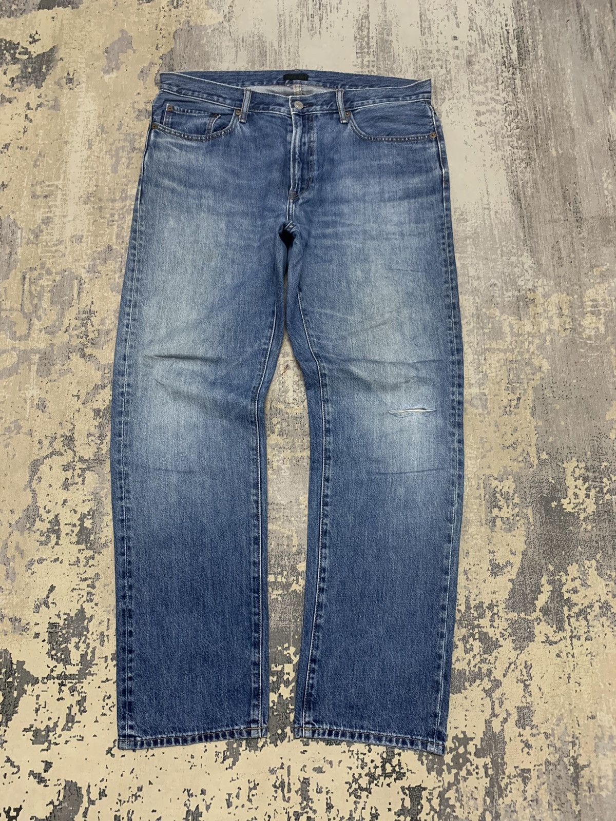Japanese Brand Japanese Uniqlo Straight Leg Faded Blue Jeans 37x30 Size US 37 - 1 Thumbnail