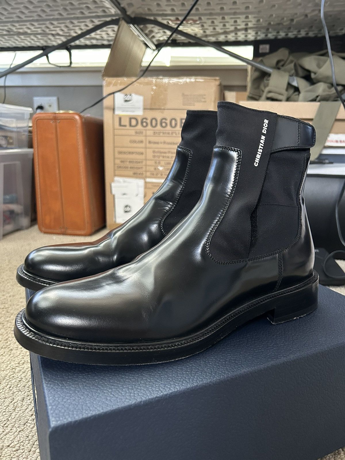 image of Dior Men Aw19 Evidence Chelsea Boots in Black (Size 12)