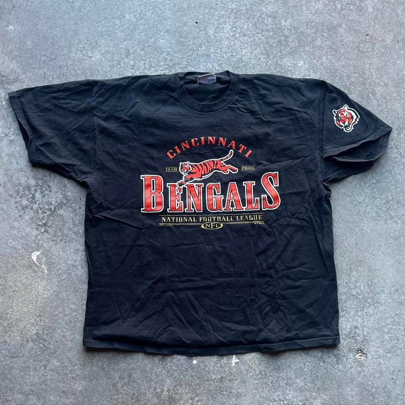 EUC Vintage 90's Cincinnati Bengals T-Shirt NFL USA Logo 7 Single Stitched  Sz. M