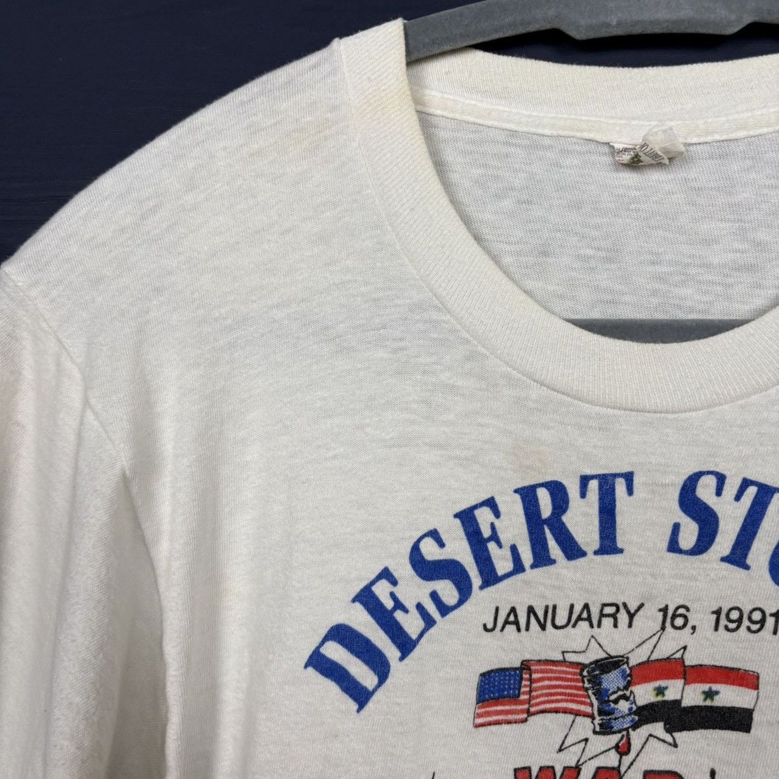 Vintage 🇺🇸1991 DESERT STORM DOWN WITH SADDAM T Size US S / EU 44-46 / 1 - 6 Thumbnail