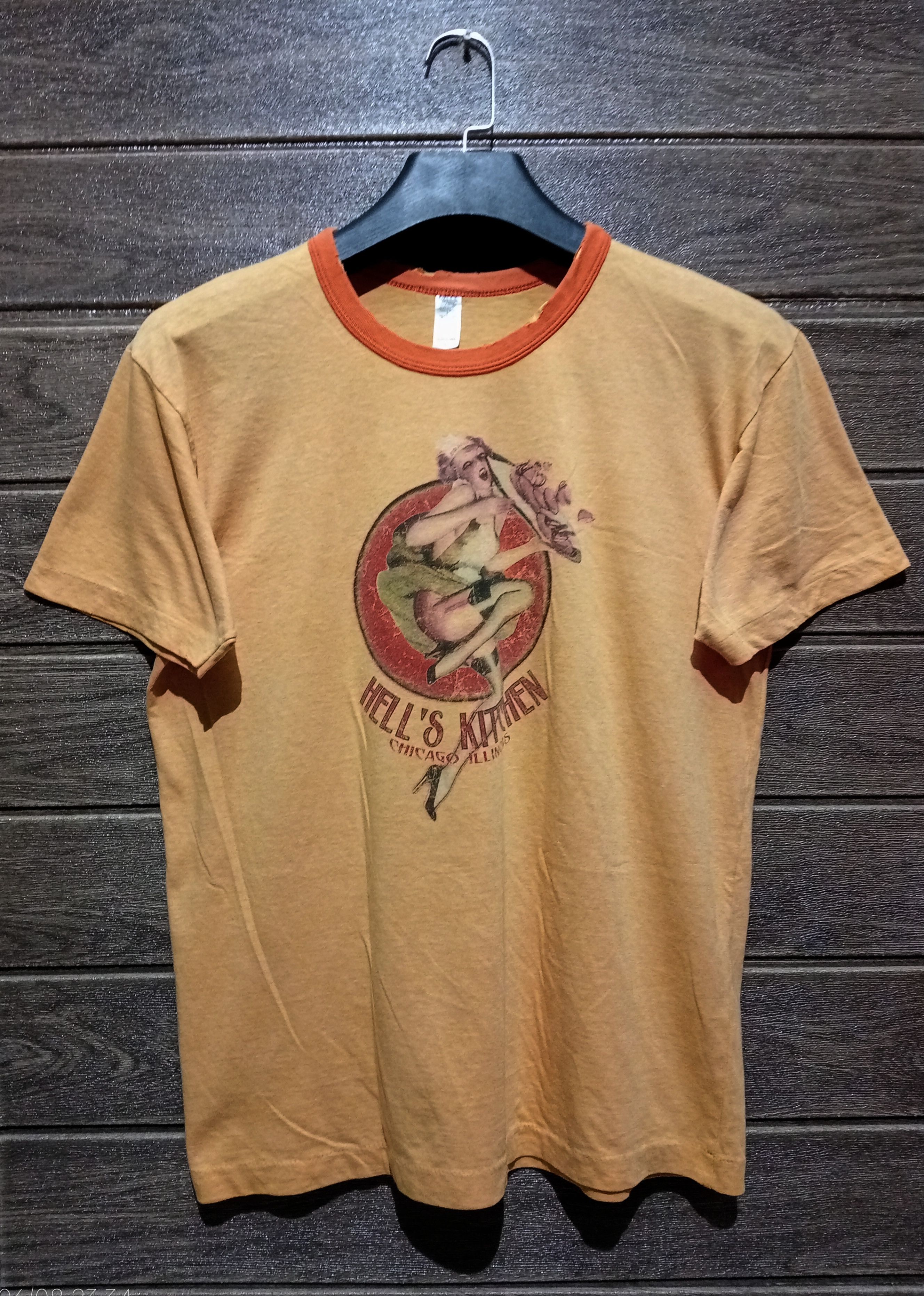 Vintage Vintage '90s Distressed Single Stitch Hell's Kitchen Tee Size US L / EU 52-54 / 3 - 1 Thumbnail