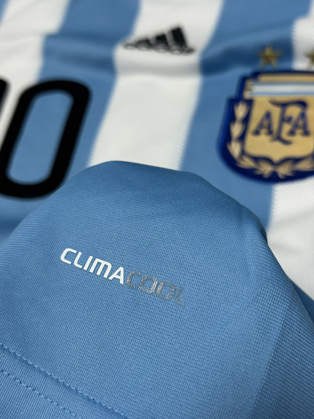 Vintage Adidas Argentina Lionel Messi #10 2010/2011 Soccer Jersey Size US M / EU 48-50 / 2 - 10 Thumbnail