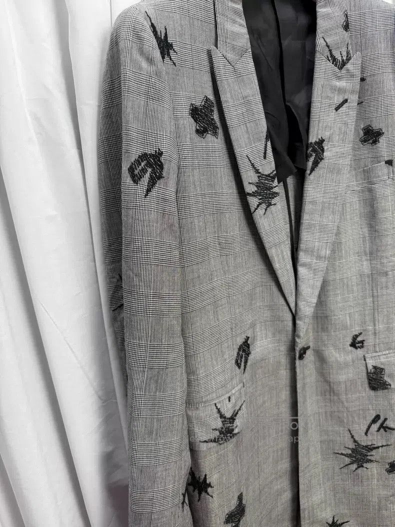 Comme des Garcons Comme Des Garcons Embroidered graffiti coat| Size US M / EU 48-50 / 2 - 4 Thumbnail