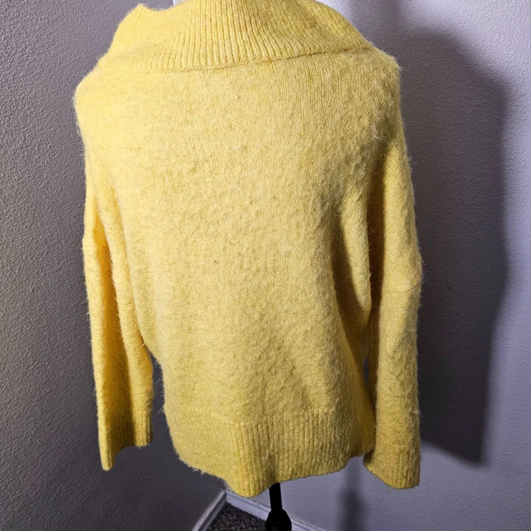 Topshop Topshop Sweater Pullover V-Neck Yellow XS 2 0 Women’s Long Sleeve Knit Quick & Easy Casual Reserved Women’s Size XS / US 0-2 / IT 36-38 - 3 Thumbnail