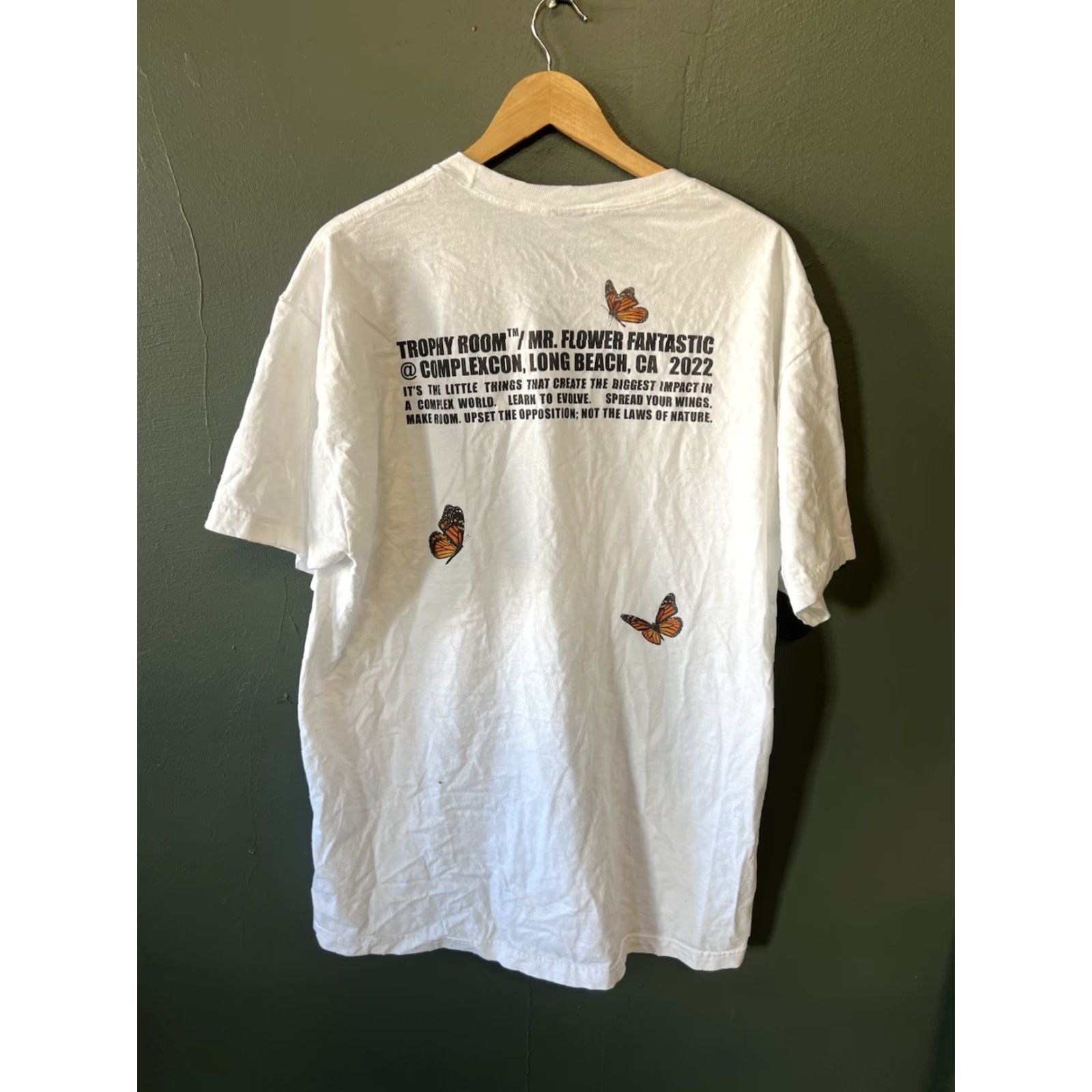 Vintage Trophy Room x Mr. Flower Mens White Short Sleeve T-shirt XL Size White Flower 90s Theme Mens Shirts Size US XL / EU 56 / 4 - 2 Thumbnail