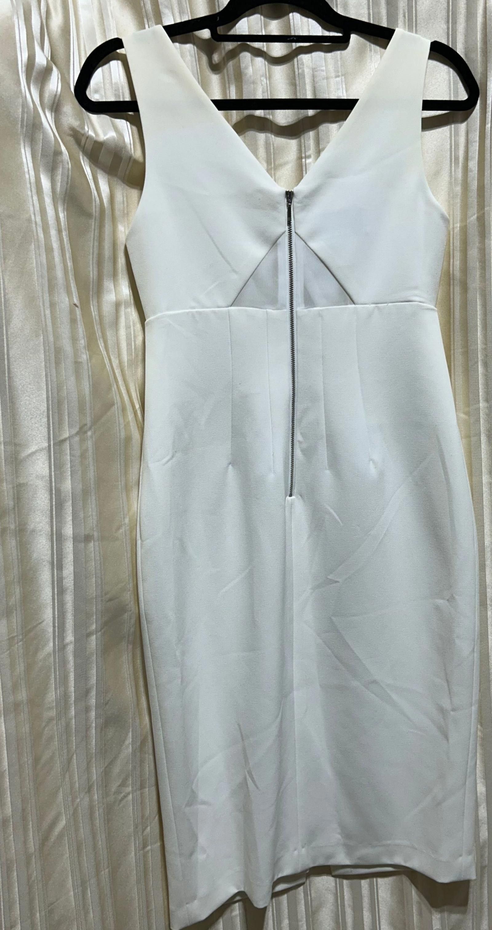 Designer Donna Morgan White Sleeveless Sheath Dress Size 6 Size M / US 6-8 / IT 42-44 - 1 Thumbnail