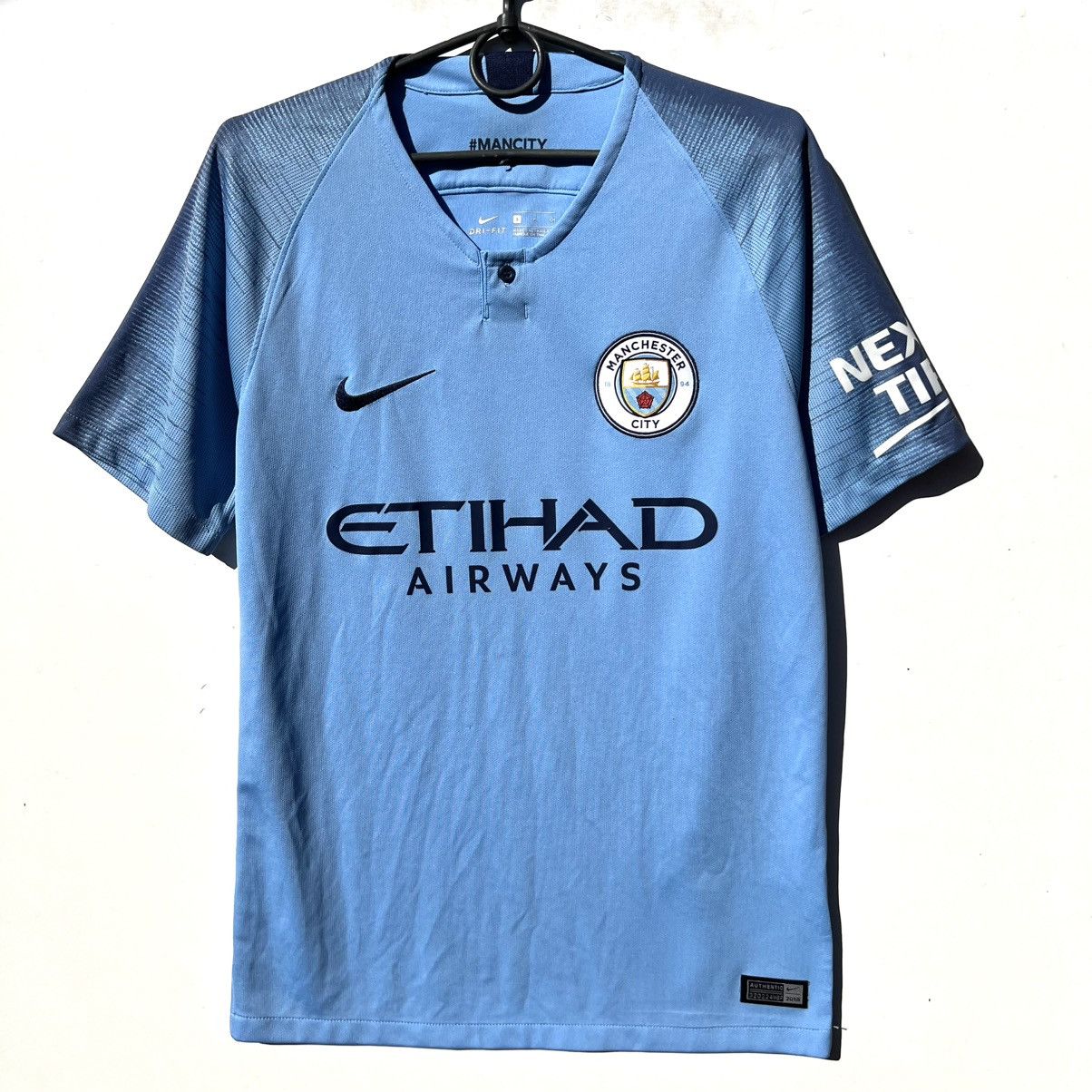 Nike MANCHESTER CITY 2018 2019 FOOTBALL SHIRT SOCCER JERSEY NIKE Size US S / EU 44-46 / 1 - 1 Thumbnail