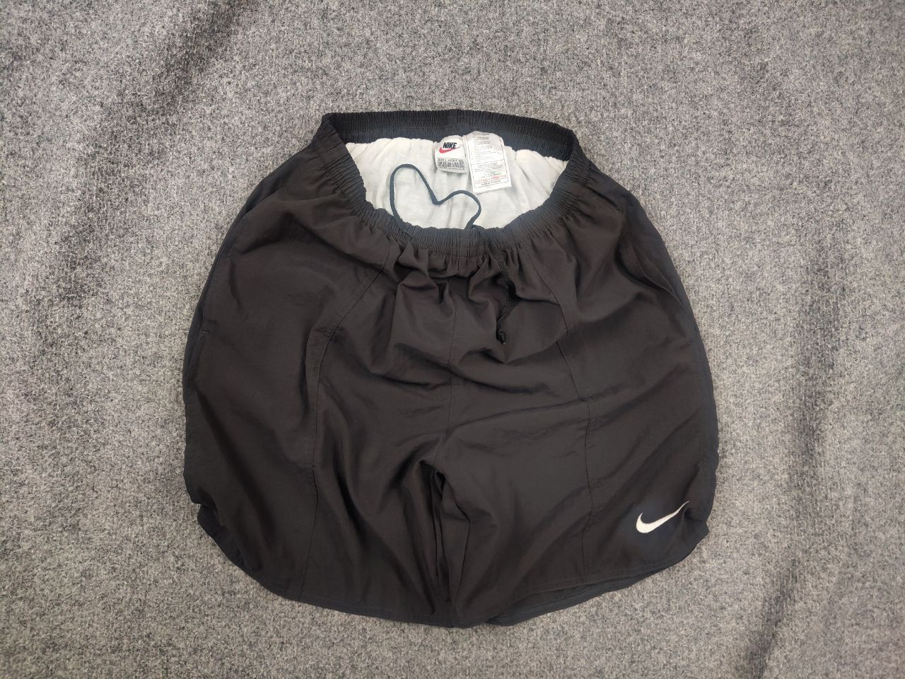 Nike Vintage 90's Nike Gray Nylon Swoosh Pocket Casual Shorts Y2K Size US 34 / EU 50 - 1 Thumbnail