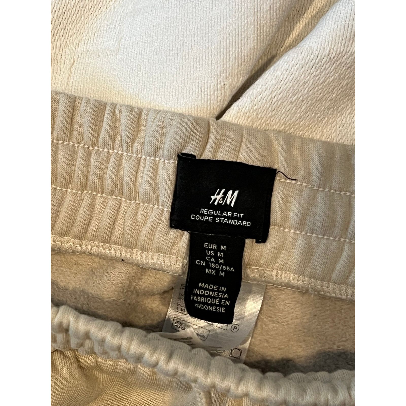 H&M H&M Beige Sweat Shorts Mens M Size US 38 / EU 54 - 3 Thumbnail