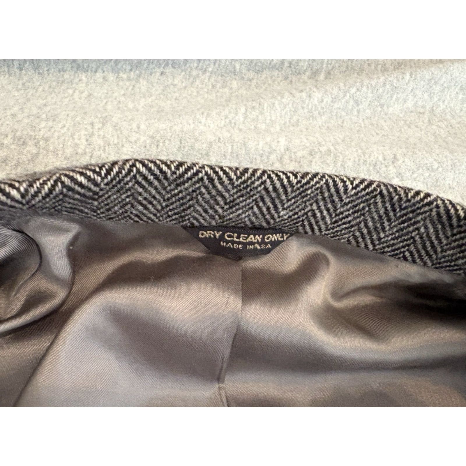 Orvis Orvis Blazer Jacket Herringbone Wool 2 Button Mens 46 Gray Jacket Blazer Wool Mens 46 Size 46R - 4 Thumbnail