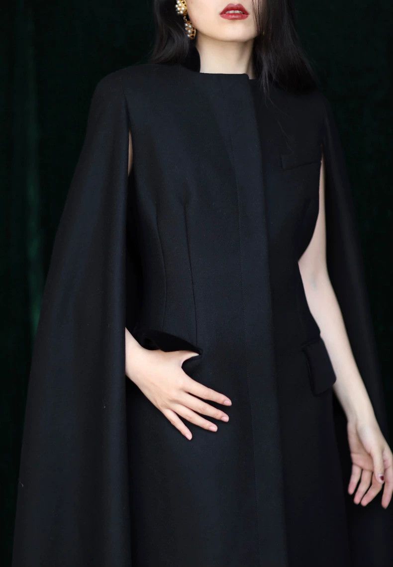 Alexander McQueen Alexander McQUEEN size 38 cape coat Nextarrow-2505 Size S / US 4 / IT 40 - 5 Thumbnail