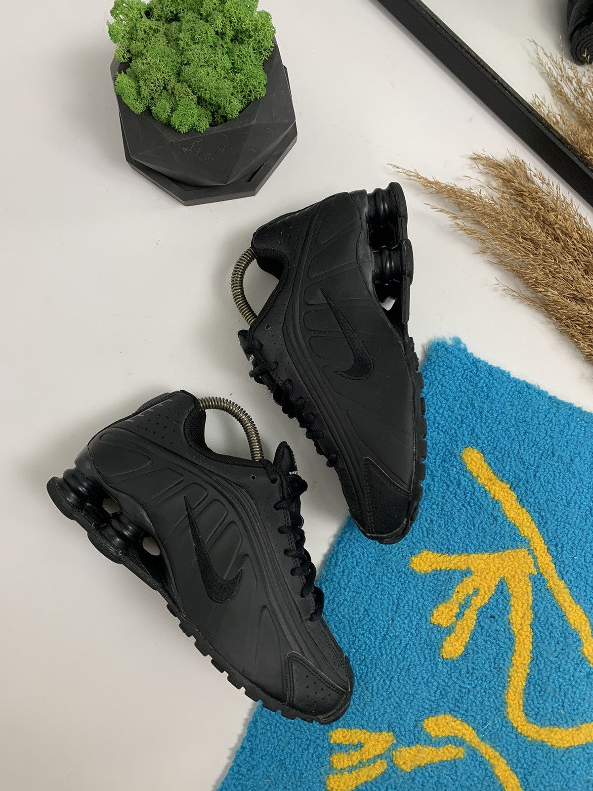 Nike × Vintage Nike Shox R4 GS Triple Black Y2K Sneakers Size US 6.5 / IT 36.5 - 3 Thumbnail