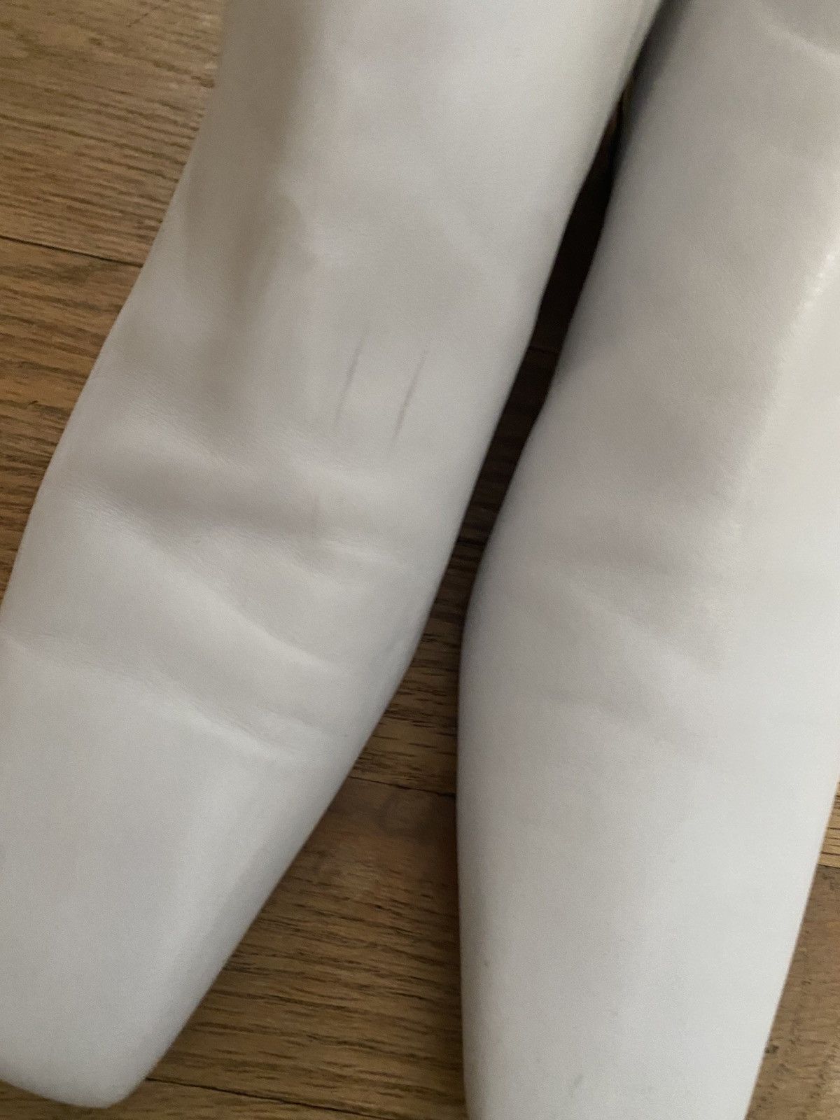 Balenciaga Authentic Balenciaga Typo BB White Leather Ankle Boots 38.5 Size US 8.5 / IT 38.5 - 6 Thumbnail