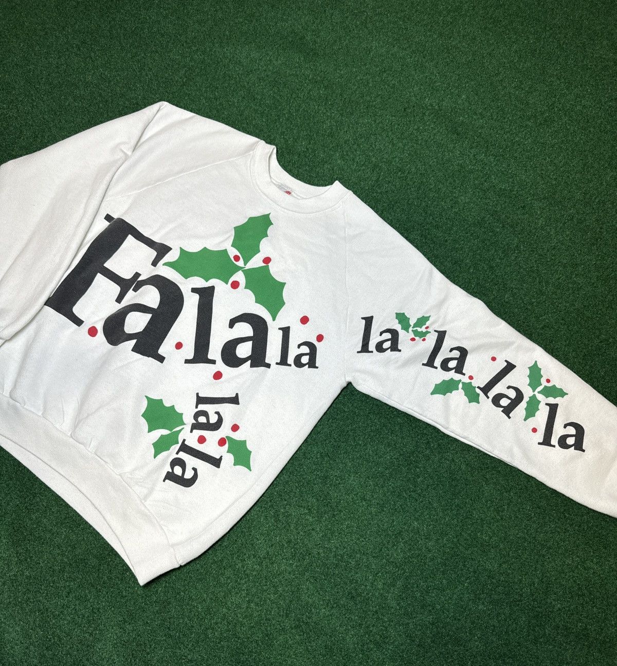 Jerzees × Vintage Vintage 80s 90s Christmas Fa La La La Carol Cute Sweatshirt Size L / US 10 / IT 46 - 2 Thumbnail