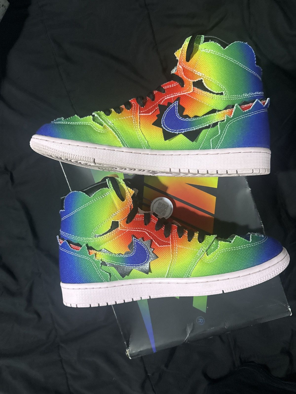 J Balvin × Jordan Brand Jordan 1 j balvin Size US 10.5 / EU 43-44 - 3 Thumbnail
